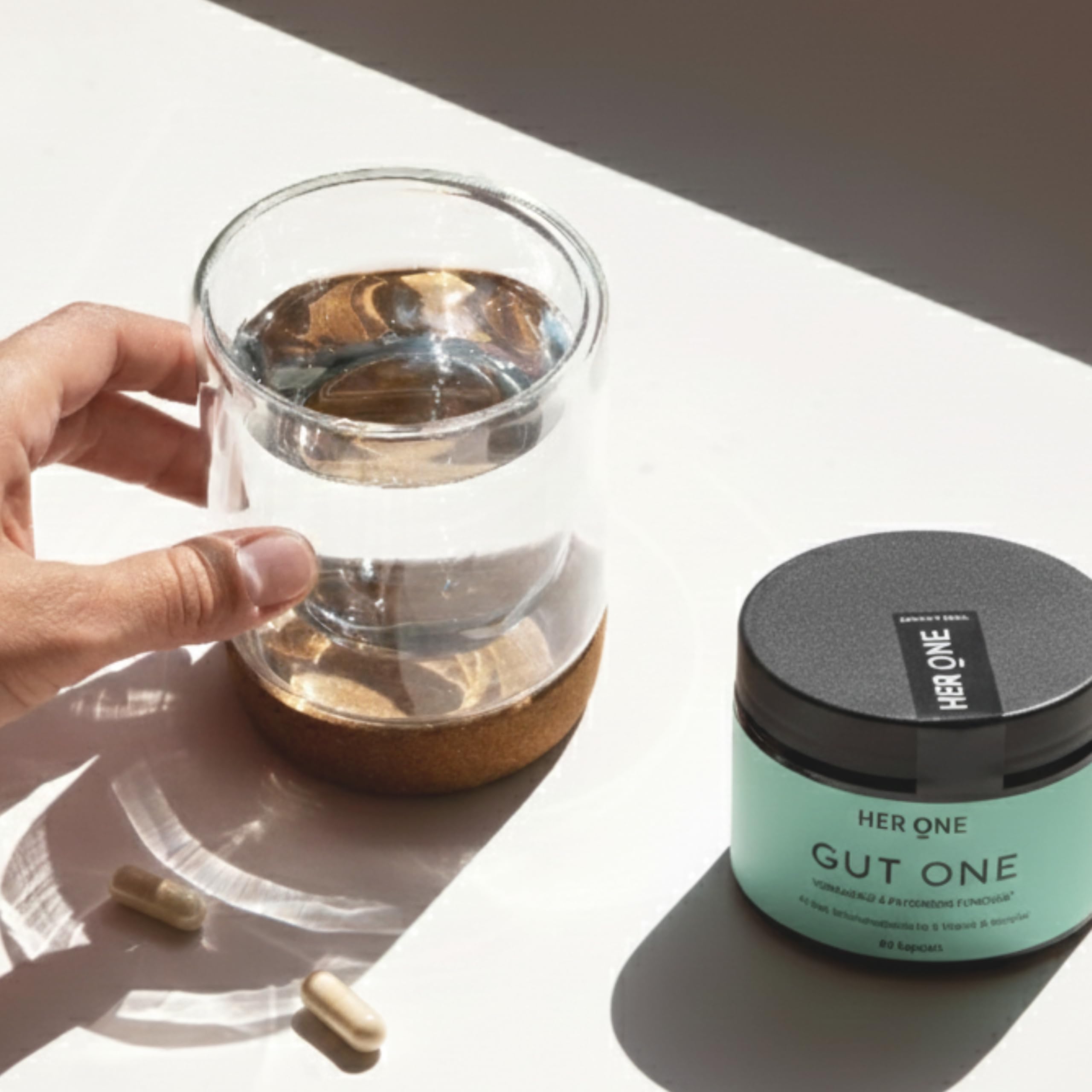 HER ONE GUT ONE Kulturen Komplex & Vitamine B6 + B12 | 45 Mrd. Milschsäurebakterien + Inulin, Calcium | 60 Vegane Kapseln | Für Haut, Energie & Wohlbefinden | Laborgetestet & Magensaftresistent