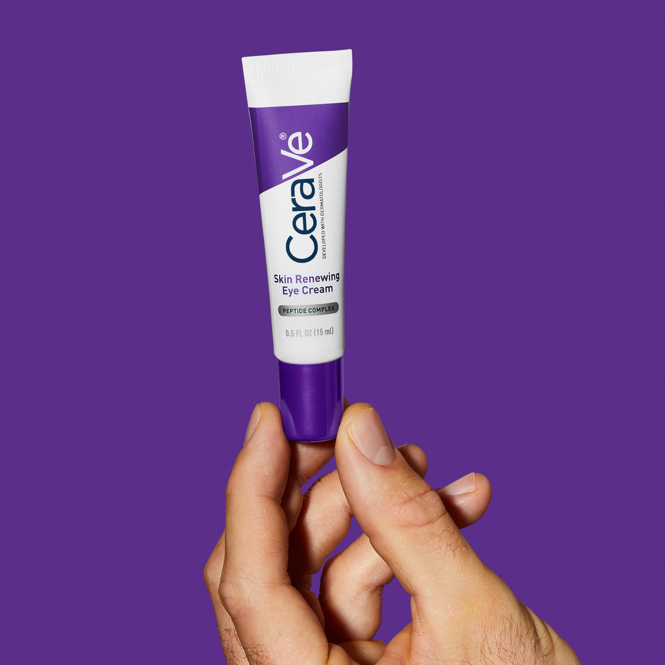 CeraVe Skin Renewing Crema Contorno Occhi, Per Pelle con i Primi Segni dell'Età, Occhiaie e Linee Sottili Ridotte, Con Complesso di Peptidi, 3 Ceramidi Essenziali e Caffeina, 15 ml