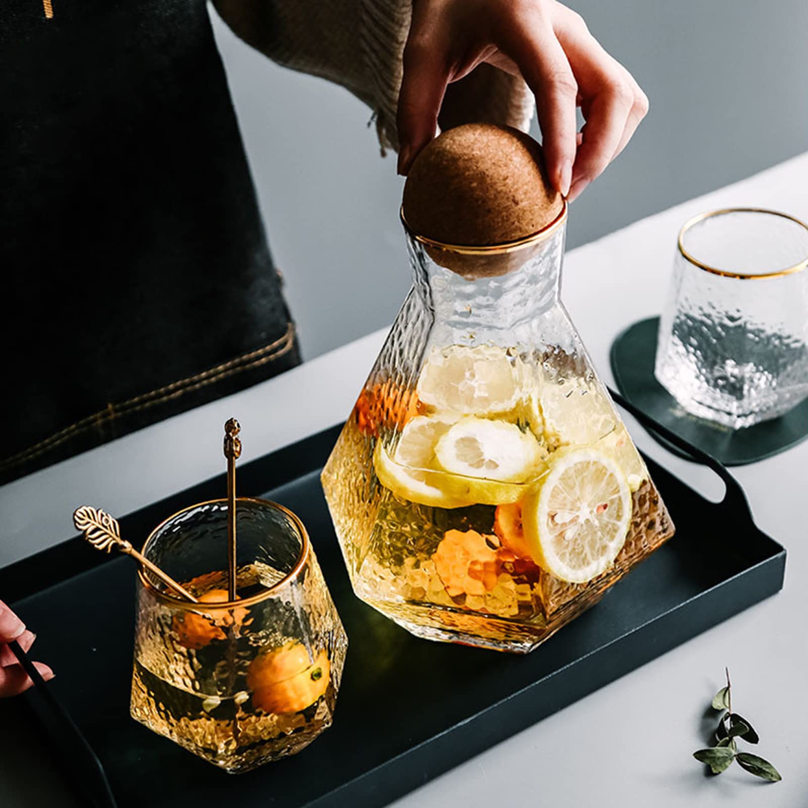 Ddewing Geometric Bedside Water Carafe and Glass Set, Transparent Bedside Water Carafe with Cork Stopper and 2 Tumbler, Bedside Water Bottle Water Carafe Glass Pitcher with Glass Cup for Nightstand