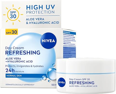 NIVEA Refreshing Day Face Cream SPF 30 (50ml), Hydrating Face Moisturiser with Aloe Vera and Hyaluronic Acid, Moisturiser with SPF for Normal Skin
