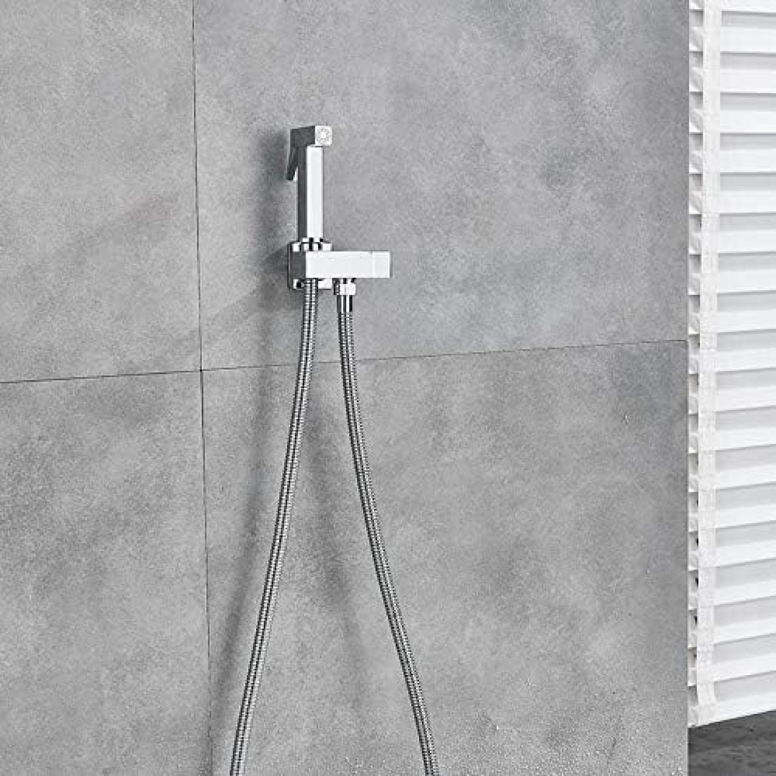 Robinet de cuisine mural pratique pour simplifier vos recettes
