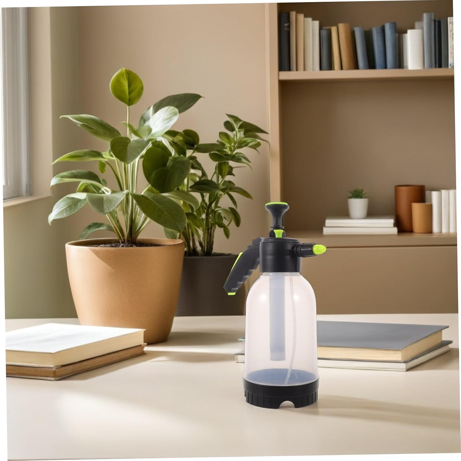 2l Portable Handheld Spraying Bottle with Fine Mist Coverage for Indoor Plant and Parrot Use, Plastic Garden Watering Bottle for Home and Indoor Applications