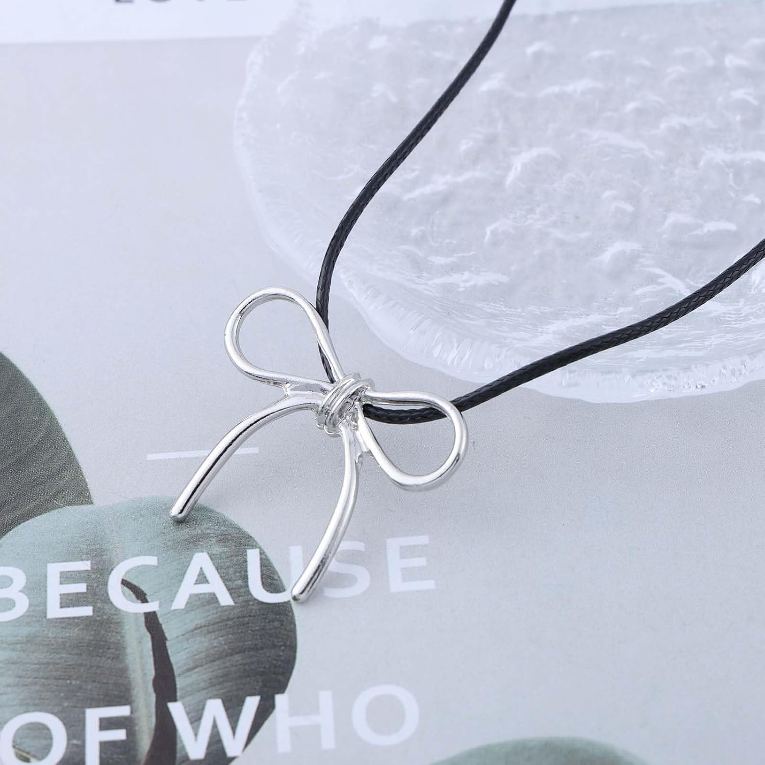 Vintage Large Bow Pendant Necklace Black Leather Choker Necklace Hollow Bow Tie Necklace Black Suede Cord Necklace Leather Cord Choker Necklace for Women - Image 4