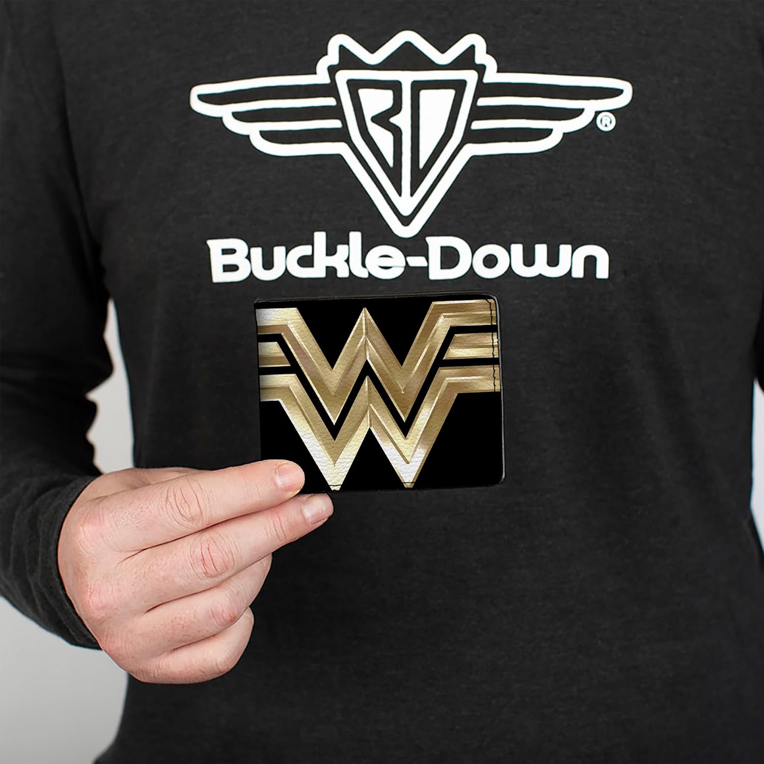 Buckle-Down Men's Standard Bifold Wallet Wonder Woman, 4.0" x 3.5"