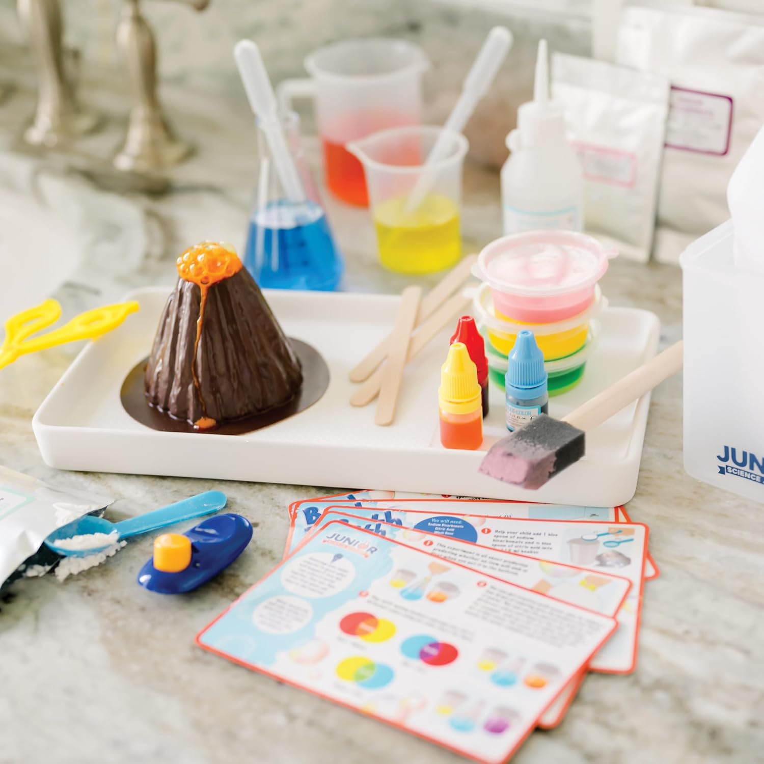 MindWare Junior Science Academy: Bath Time– 5 Amazing Beginning Science Experiments for Kids Ages 4 & Up – Boys & Girls Have Fun Learning About Science at Home