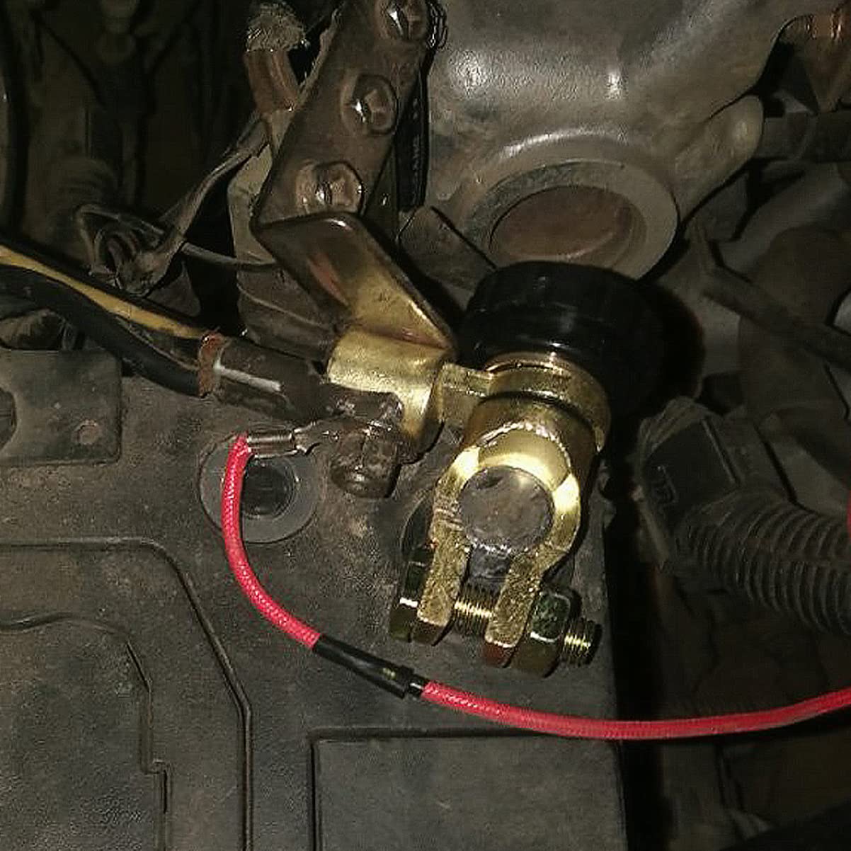 Amosfun Battery Link Quick Isolator Switch for Car Boat Rv Disconnect Terminal with Rotary Knob Easy Battery Connection Disconnection for Automotive Applications