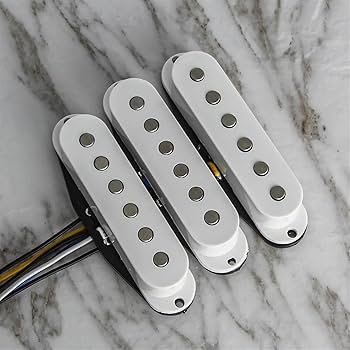 アイボリー エレキギター シングルコイル Amazon.co.jp: Musiclily Pro ST-60SE Staggeredアルニコ5