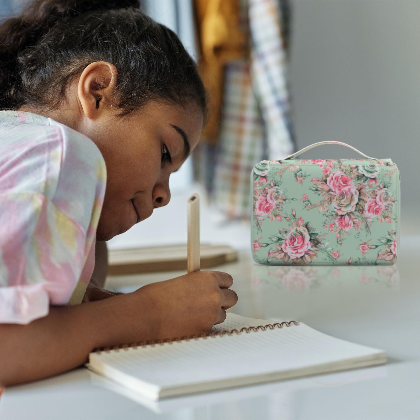 Ipetboom Astuccio Grande Capacità in PU Ecologico con Zip Liscia Organizer per Matite da Disegno e Penne Astuccio Scuola con Scomparti Verde e Rosa