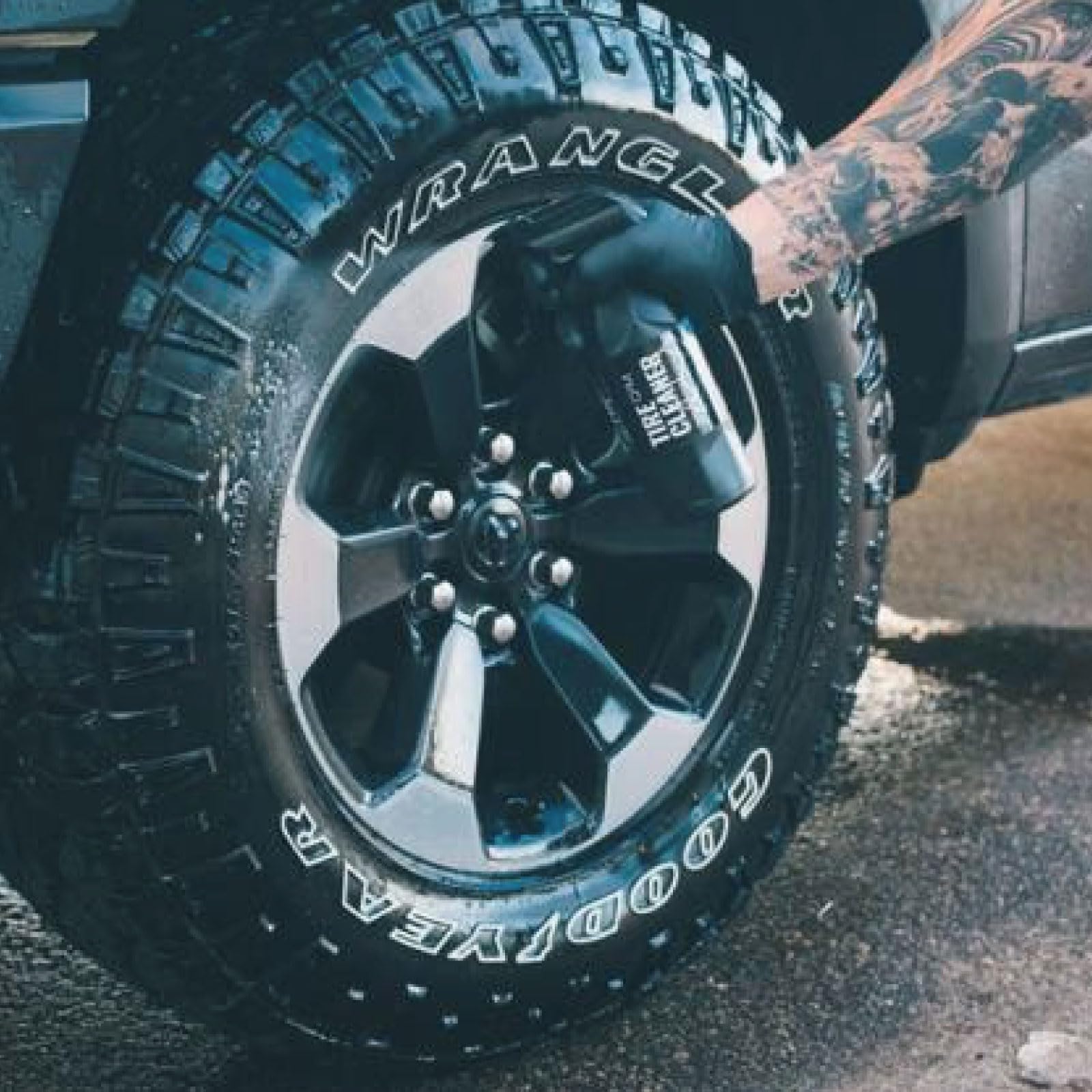 新品　洗車用品　GYEON タイヤクリーナー　KeePer ホイールクリーナー 新品 洗車用品 GYEON タイヤクリーナー KeePer ホイール