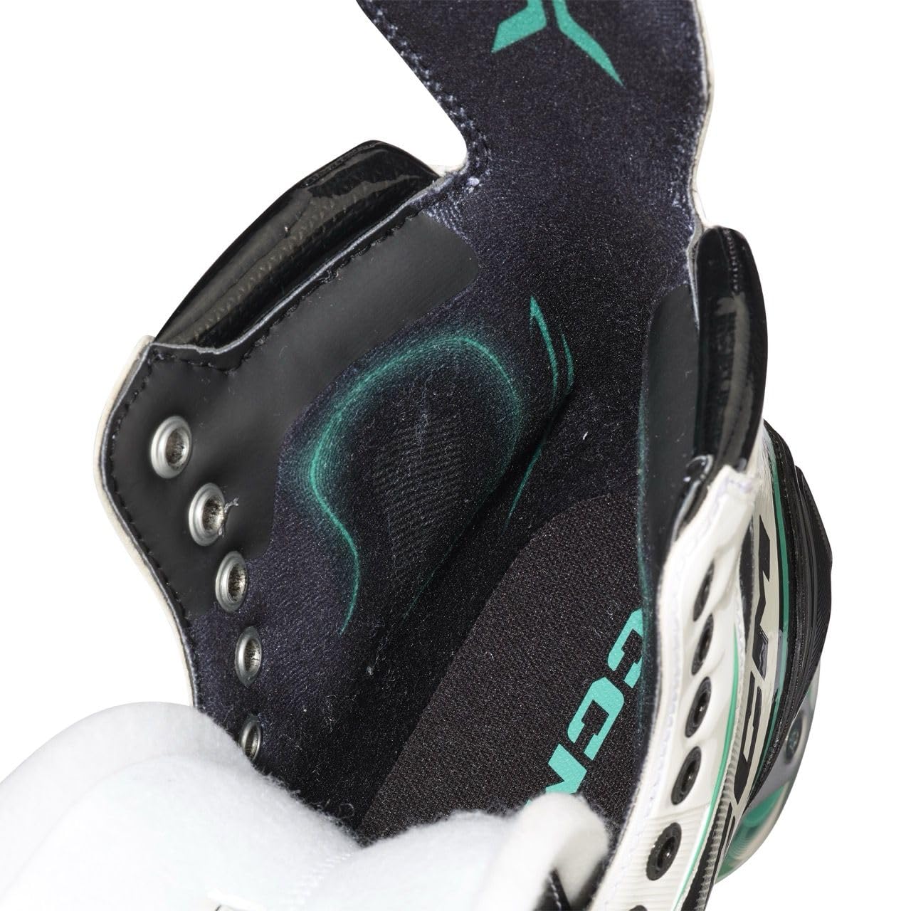 CCM Inline Skate FT870 Roller Hockey Senior 8 - Euro 43 Regular