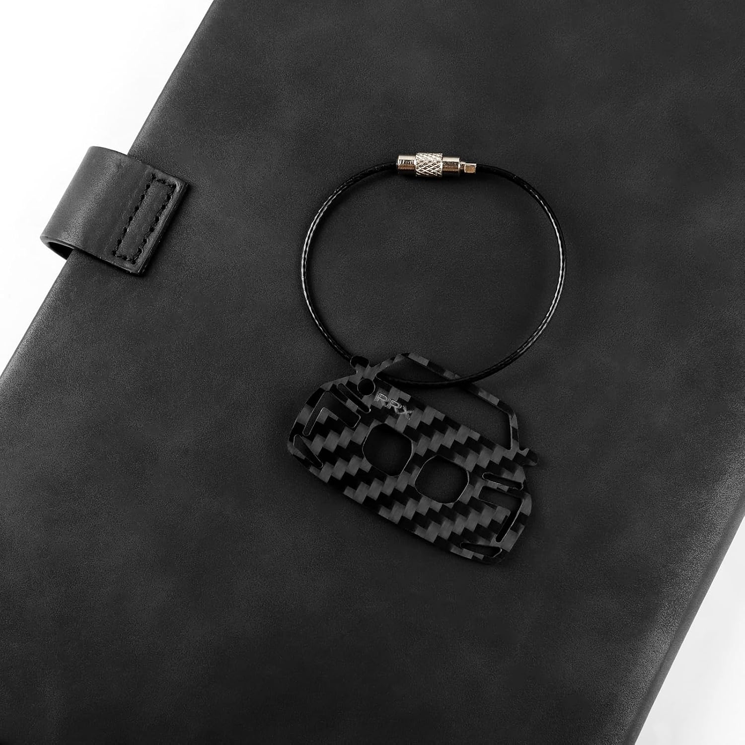 Genuine Carbon Fiber Creative EDC Car Keychain Compatible with BMW 7 Series 2023 2024 2025 Leather Key Ring CNC Precision Cut Gift for Car Enthusiasts