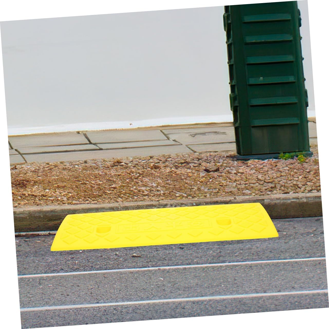 OUNONA Rubber Ramp for Wheelchairs and Vehicles High Slip Driveway Aid for Trucks Cars and Suvs and Wear-Resistant Easy Installation for Sidewalks and Garages