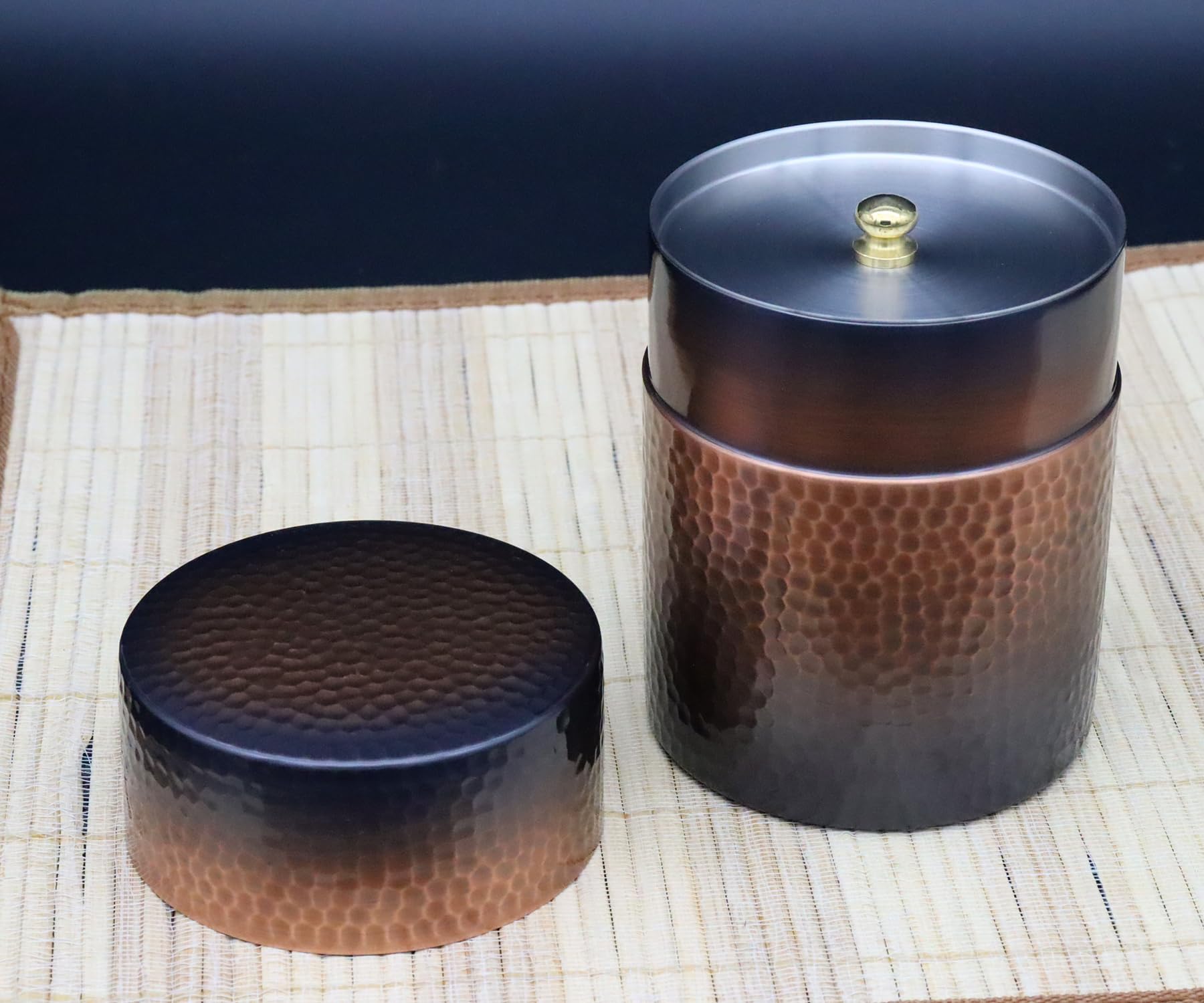 Amazon｜新光堂 日本製 純銅 茶筒（大）赤銅仕上げ 鎚目 ギフト