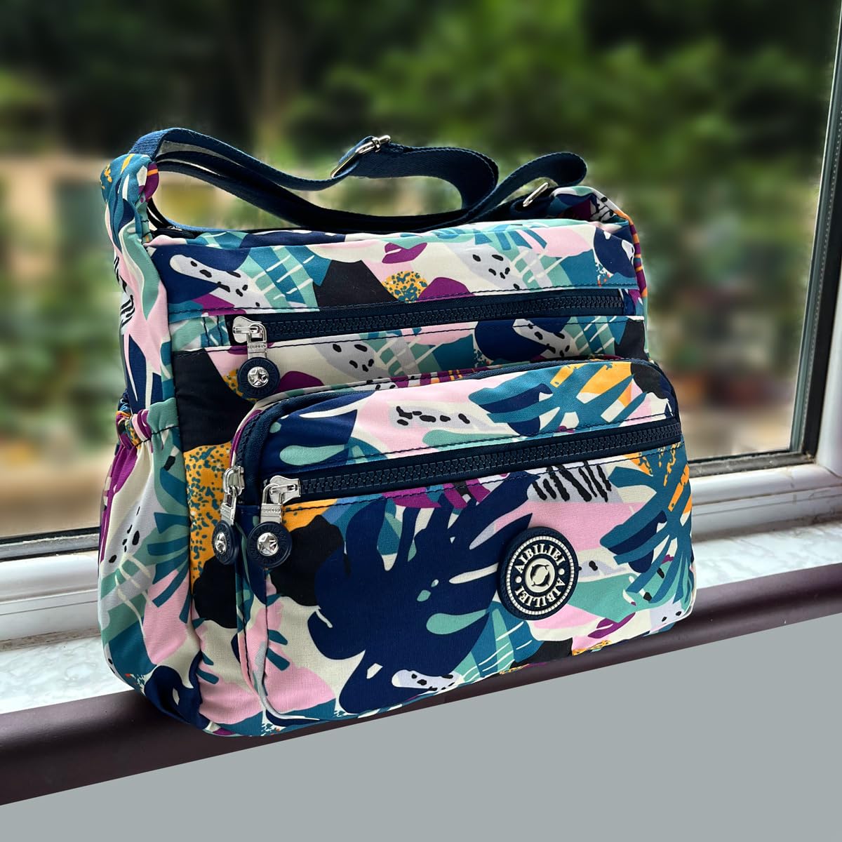 Women Larger Bag Nylon Crossbody Bag Messenger Shoulder Handbag for Shopping Work Daily Use