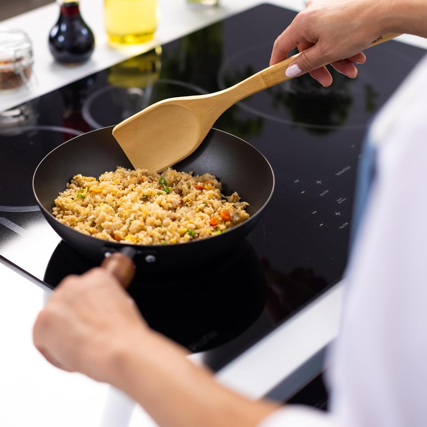 Joyce Chen Classic Series 9.5-Inch Preseasoned Carbon Steel Stir Fry Pan