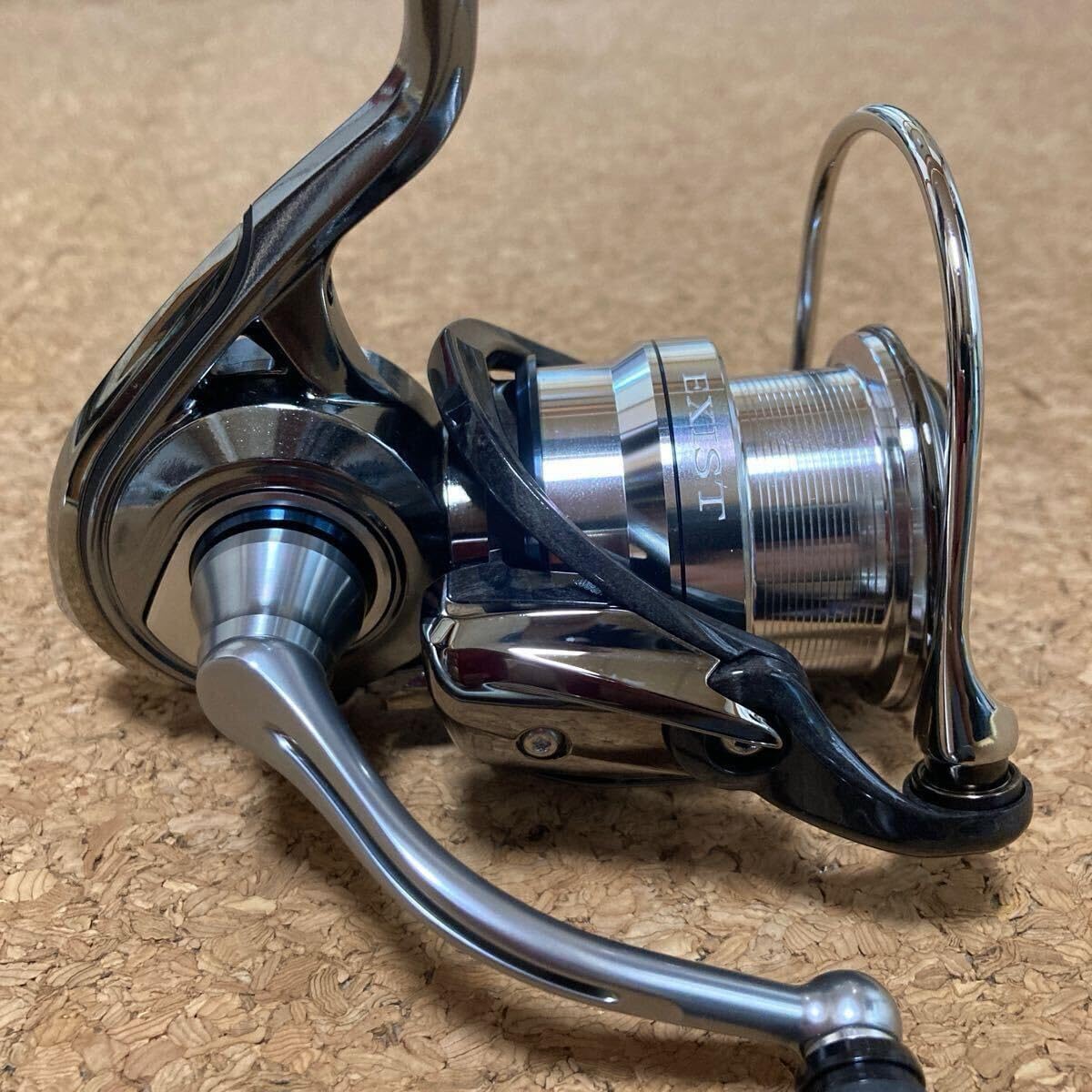 ダイワ 18イグジスト LT2500-XH 超 EXIST スピニングリール ダイワ 18