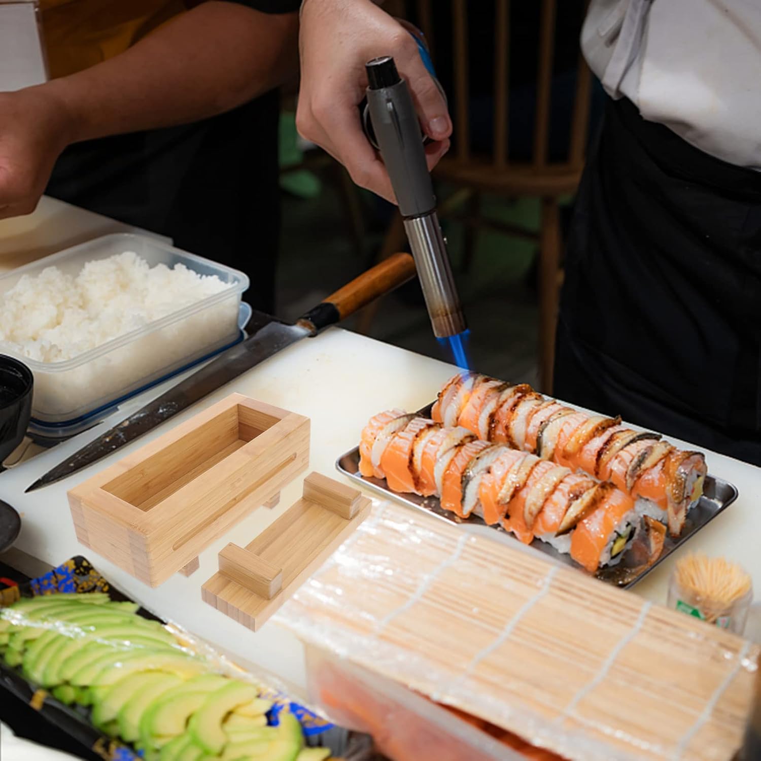 Amazon Com Yardwe Molde De Madera De Sushi Para Prensa Diseno De Mono De Bambu Y Sushi Hogar Y Cocina