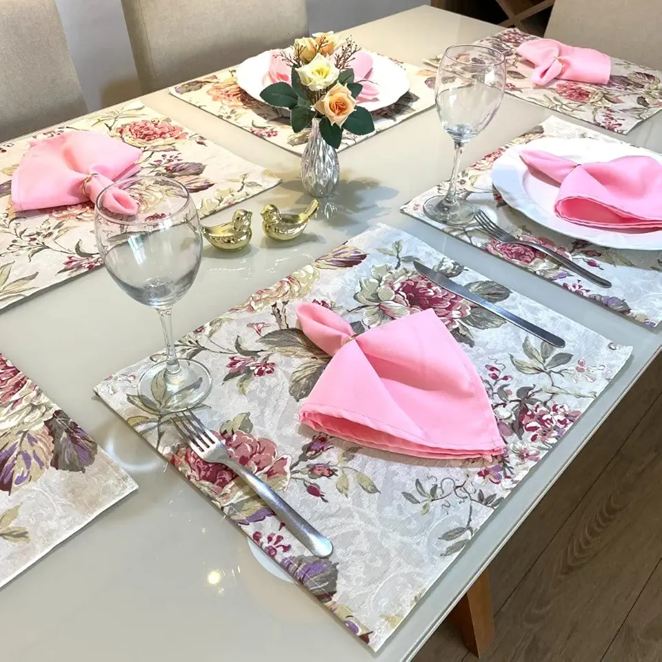 Jogo Americano Tecido 4 Un + 4 Guardanapos + 4 Porta Guardanapos (Florido c/Guard. Rosa)