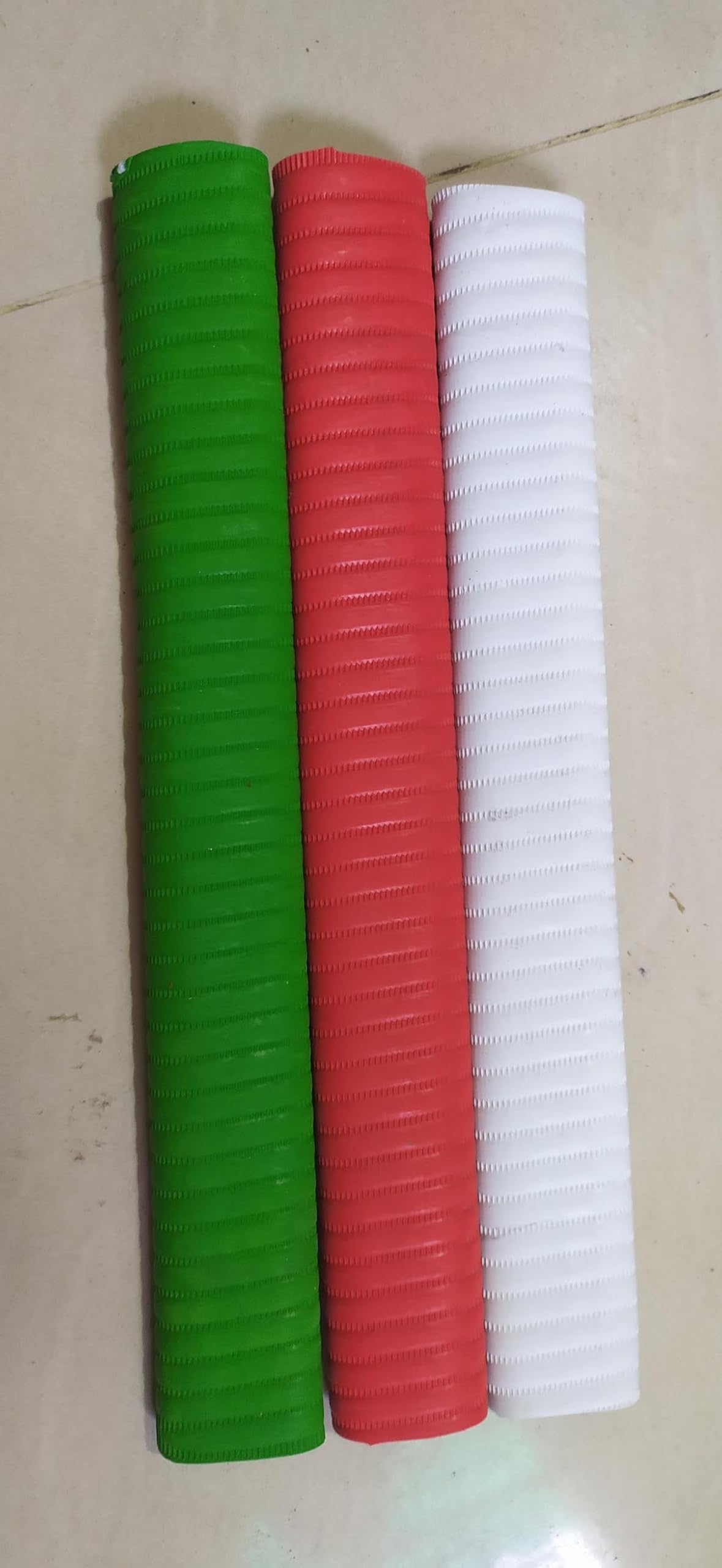 JaHaNa Sports Set of Wooden Grip Applicator Gripper Cone and 5 Cricket bat Grips Multicolour (Spiral Design)
