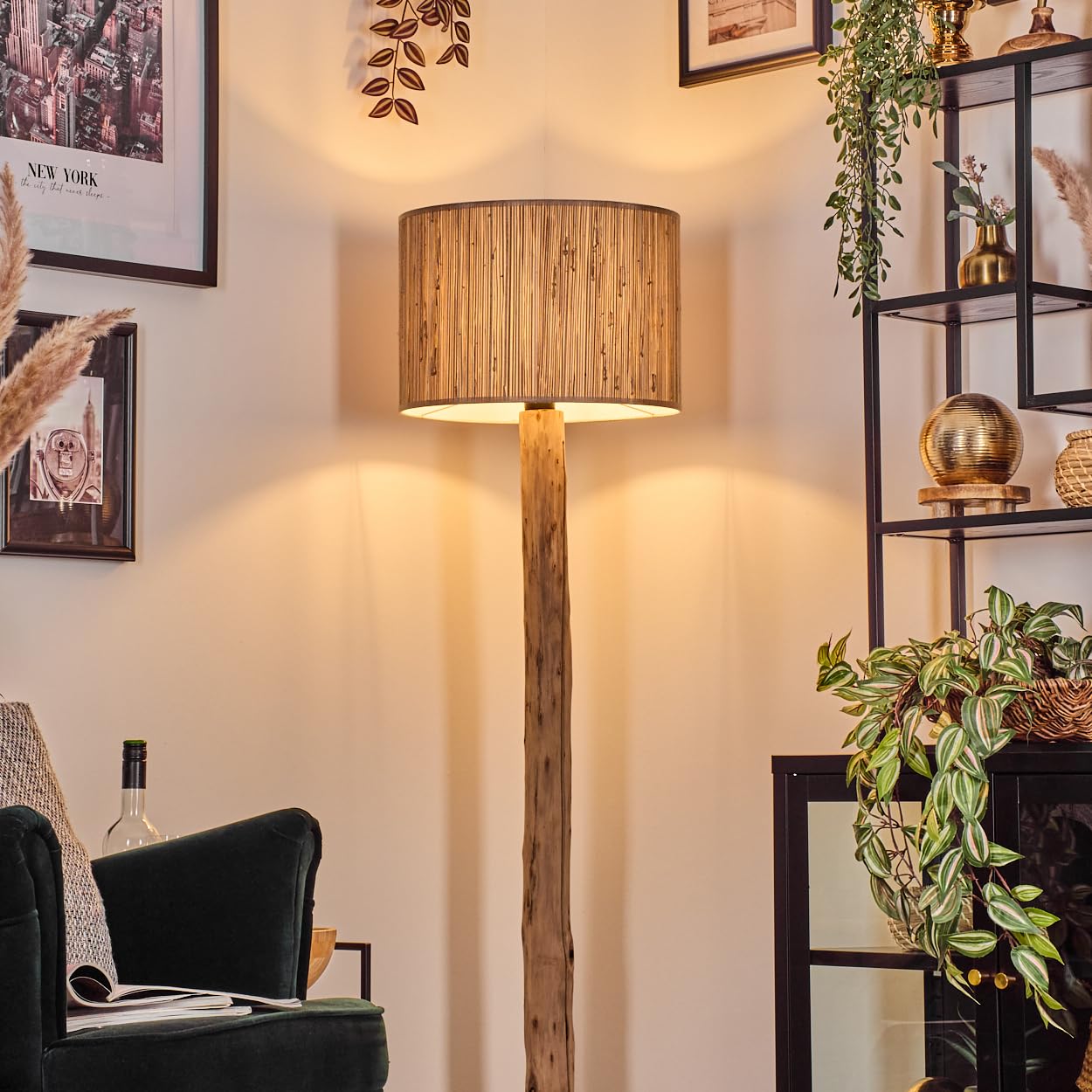 HOFSTEIN Stehleuchte Bongal, Stehlampe aus Holz/Metall im skandinavischen Design, Boho-Style, Schirm aus Seegras, Ø 40 cm, E27, 148 cm, mit Fußschalter - Wohnzimmer, Schlafzimmer, Esszimmer, Flur