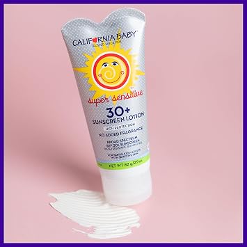 واقي الشمس California Baby Super Sensitive SPF 30+ | غير معطر | أساس معدني | ثاني أكسيد التيتانيوم | واقي الشمس للأطفال بحجم السفر للوجه + الجسم | 1.8 أونصة