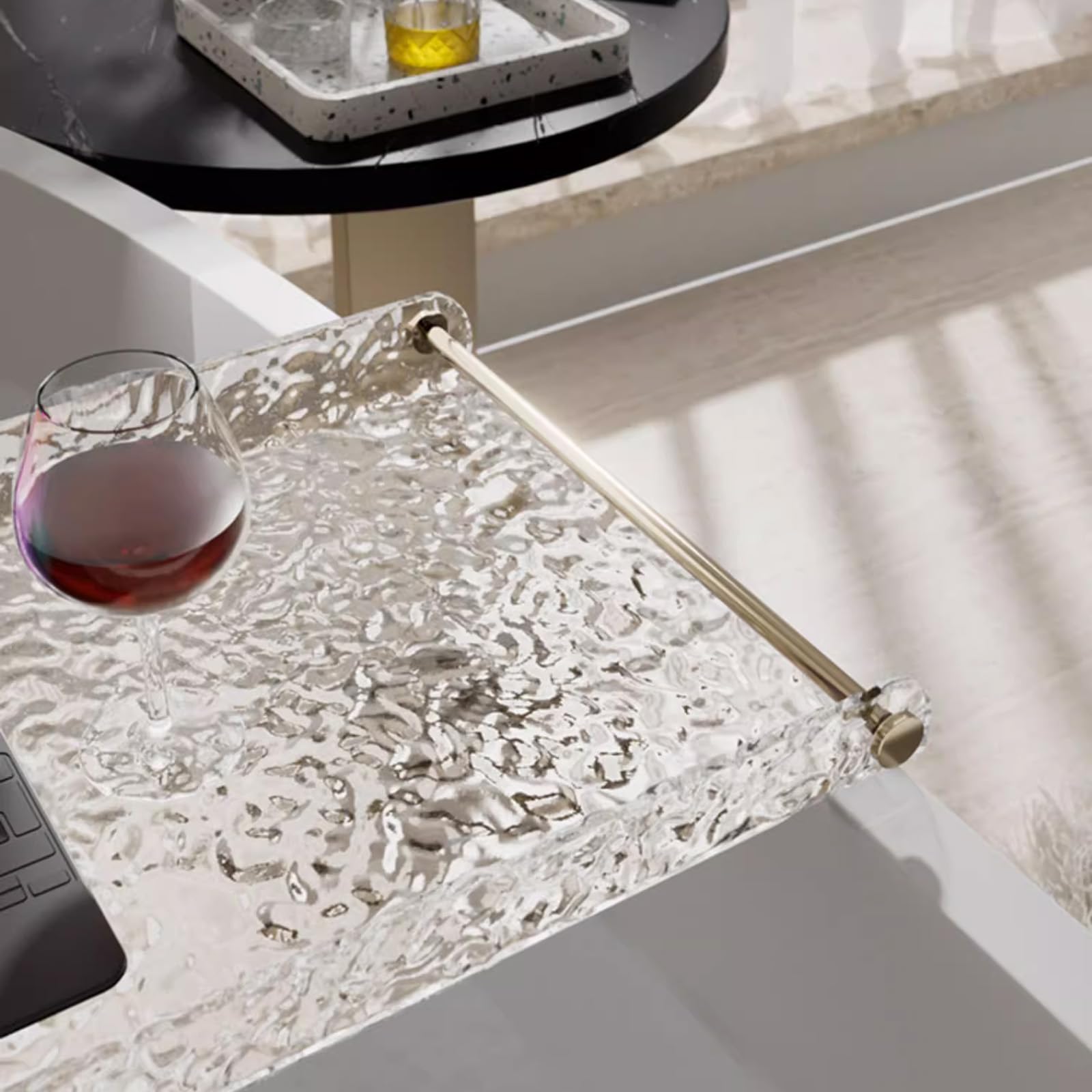 Bandeja de baño transparente con mango dorado, 27.5 pulgadas de largo x 7.9 pulgadas de ancho x 1.2 pulgadas de alto, elegante porción, bandeja decorativa versátil para baño, sala de estar y cocina