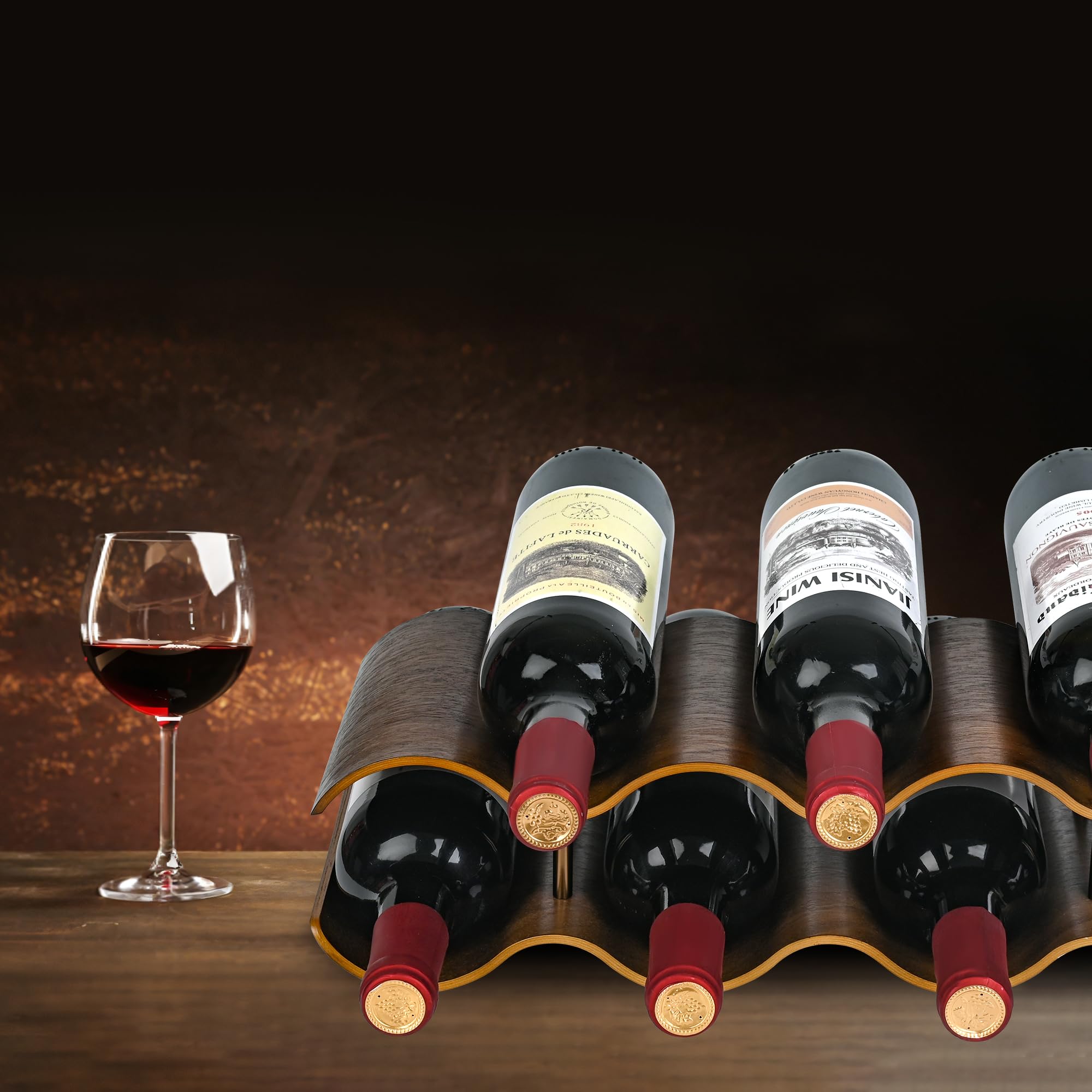 Estante de vino para encimera, soporte independiente para 7 botellas de vino, estante de almacenamiento de vino de madera de 2 niveles, organizador de vino ondulado de nogal para gabinete 7