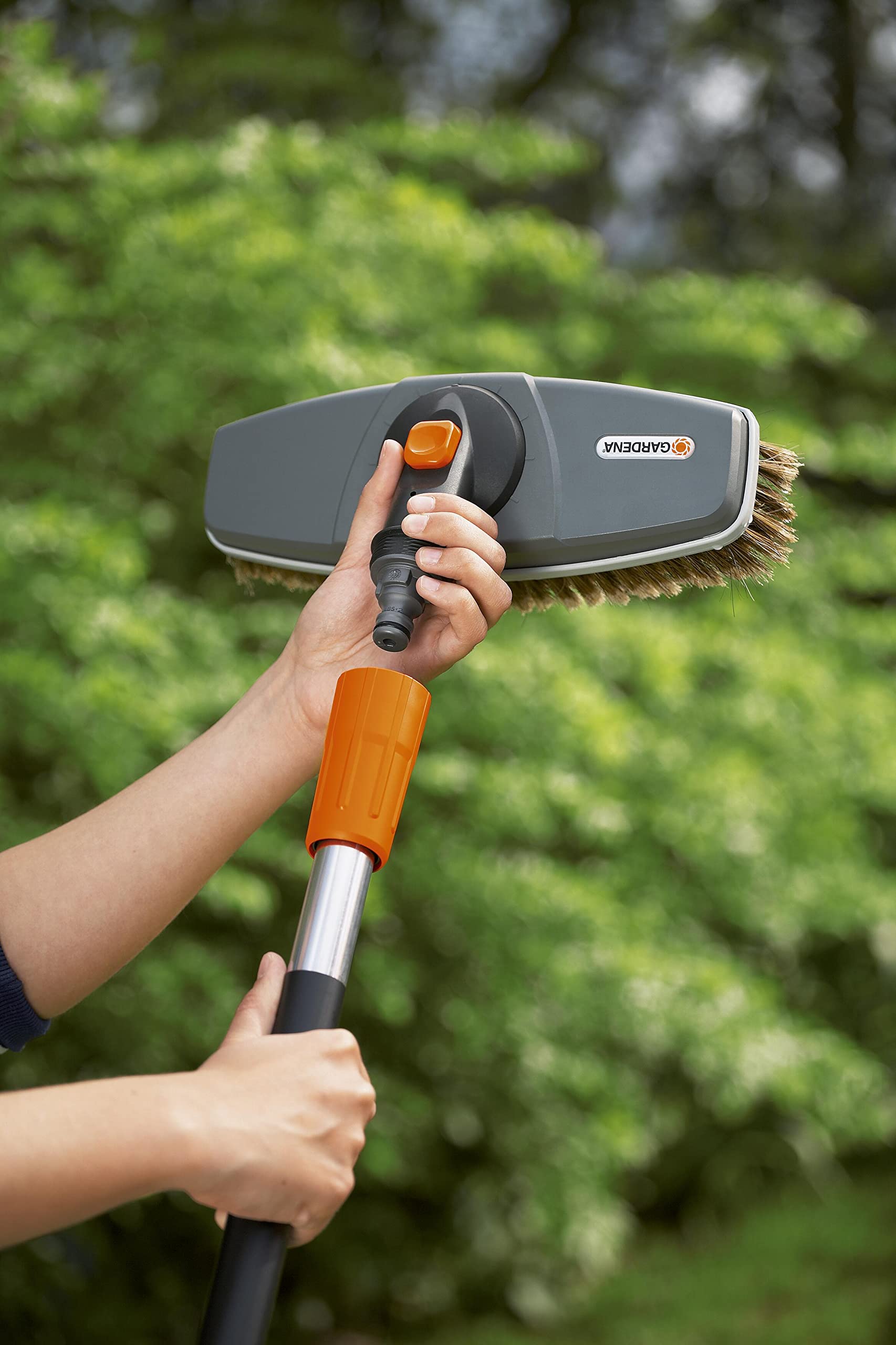 Gardena szczotka myjąca: przepływowa szczotka do czyszczenia do urządzeń Cleansystem, przydatna także do wrażliwych powierzchni i mycia samochodów (5570-20)