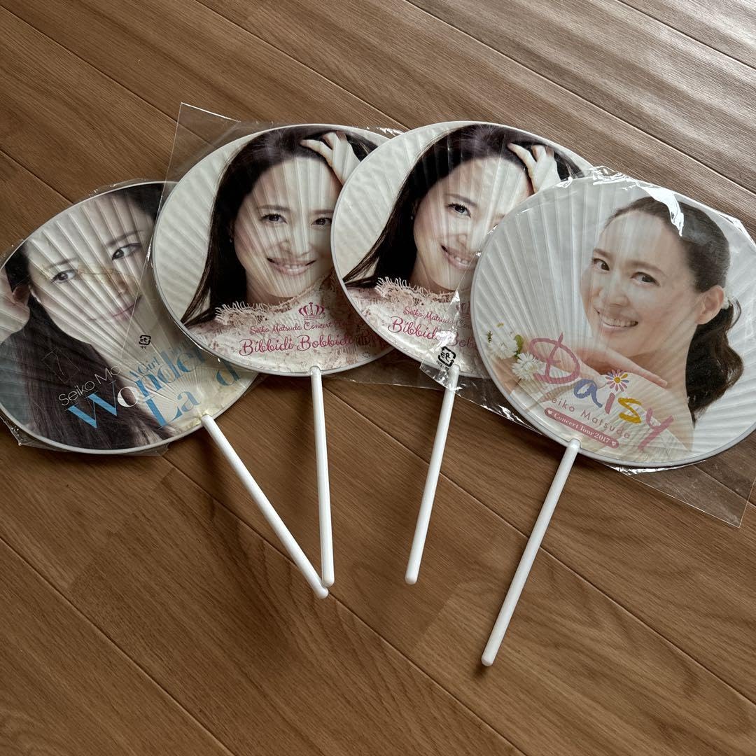 ❶松田聖子　うちわ　ウチワ　団扇　コンサートグッズ　ライブグッズ　アイドルグッズ Amazon.co.jp: ➀松田聖子 うちわ ウチワ 団扇 コンサートグッズ