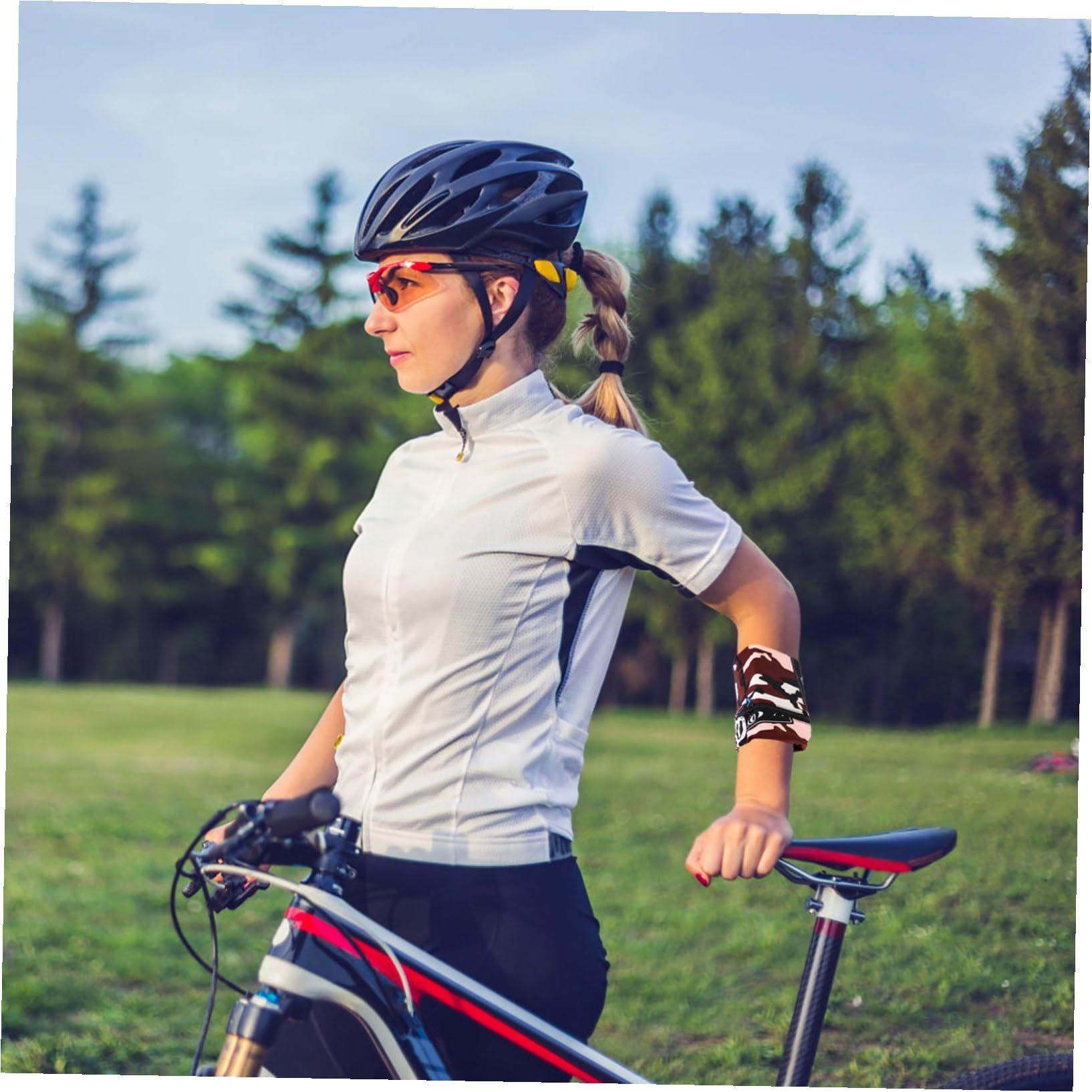 Cabilock Lot de 3 Brassards de Sport Imperméables en Polyester pour Téléphone Portable 4-65 Pouces Paquet à Bras Résistant à la Transpiration Adapté Jogging Vélo Gym et Activités en