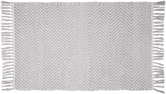 WENKO Badematte Gata, nachhaltiger Badteppich hergestellt aus recycelten PET Flaschen im trendigen Ethno-Style mit rutschhemmender Unterseite, waschbar bis 40°C, (B x H): 50 x 80 cm, Grau/Weiß WENKO Badematte Gata, nachhaltiger Badteppich hergestellt aus recycelten PET Flaschen im trendigen Ethno-Style mit rutschhemmender Unterseite, waschbar bis 40°C, (B x H): 50 x 80 cm, Grau/Weiß