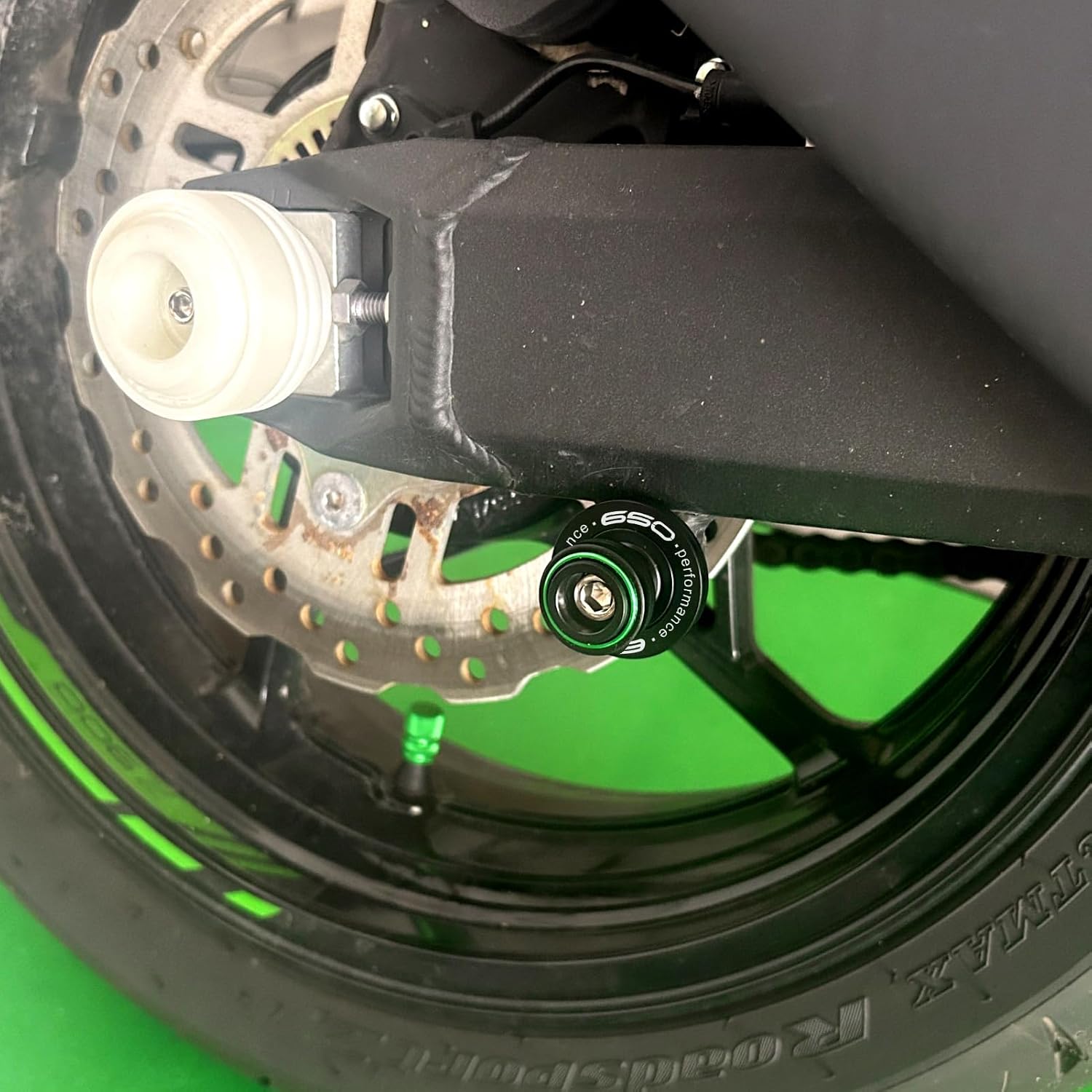 Motorcycle Swingarm Spools For Ninja 650 EX650 Z650 Versys 650 Green
