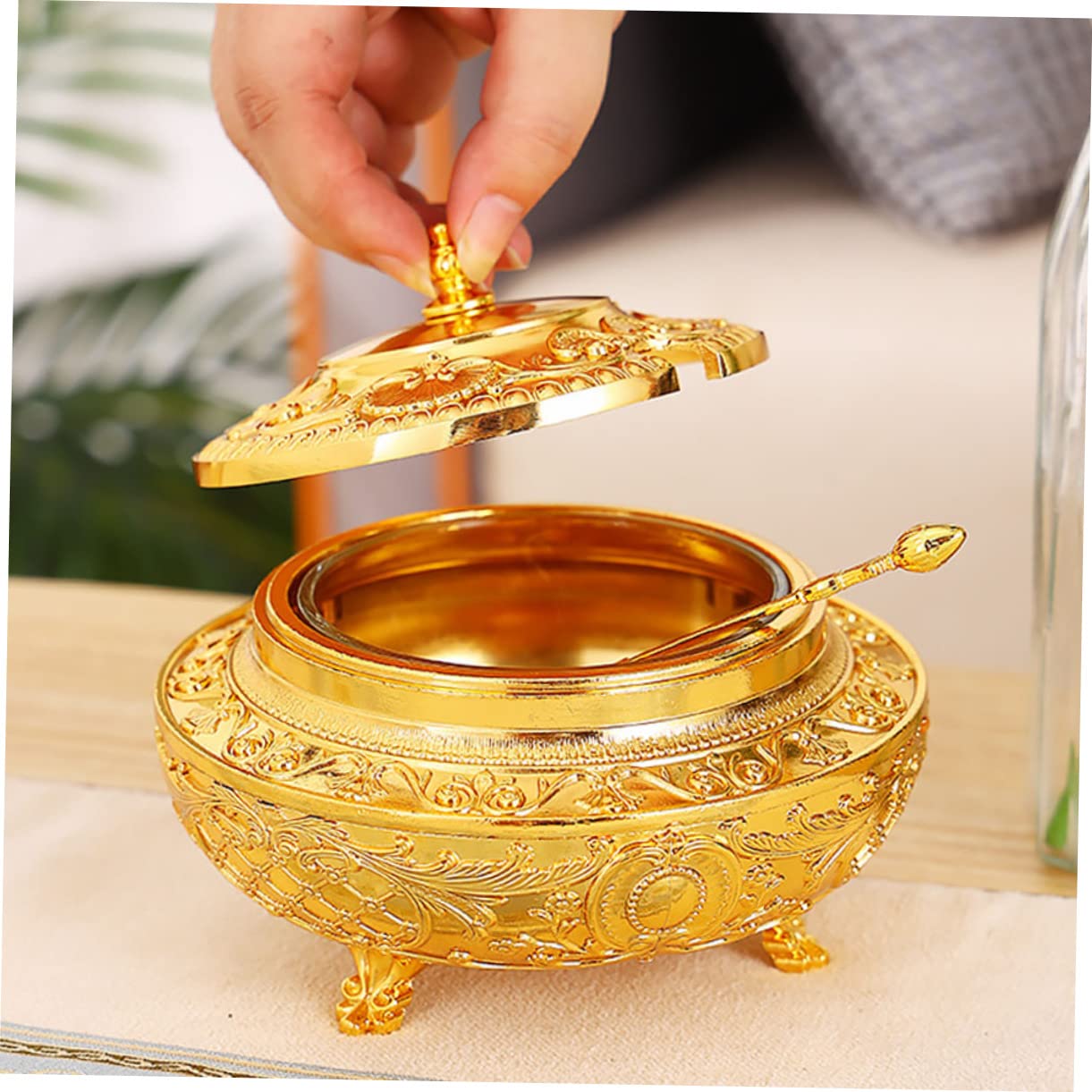 FUNOMOCYA 1Set Vintage Spice Container Creative Seasoning Pot with Spoon for Flour Salt Sugar and Spices Decorative Kitchen Condiment Holder for Home Dining Table