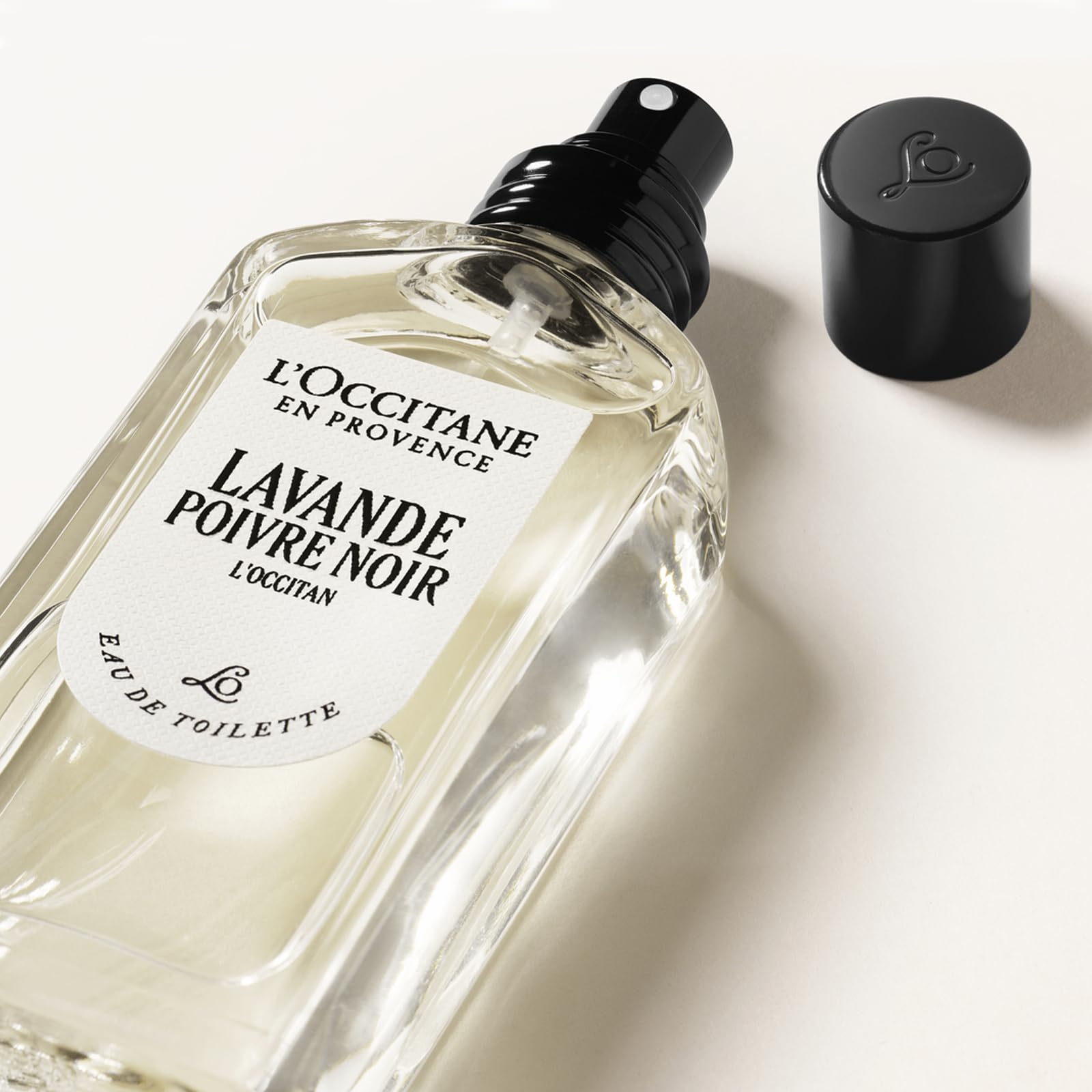 L'OCCITANE - Eau de Toilette Lavande Poivre Noir - 50 ml | Notes boisées, aromatiques et poivrées - Accords de Lavande, Poivre Noir et Bois de Cèdre - Fabriqué en France