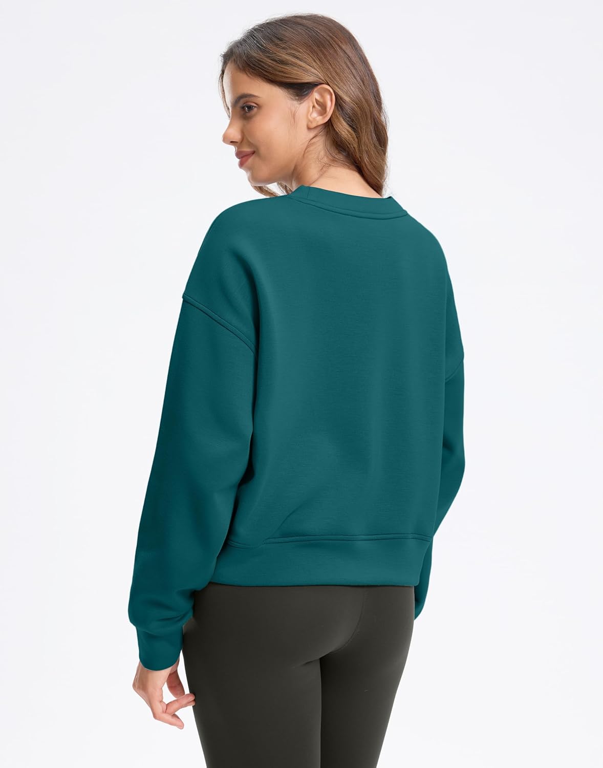 SANTINY Fleece Cropped Sweatshirts for Women Soft Crewneck Sweatshirt Pullover Long Sleeve Workout Crop Tops - Image 2