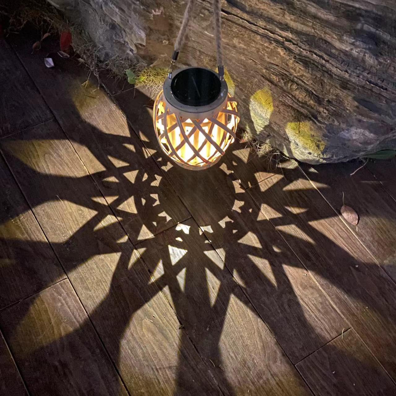 2 farolillos solares para exterior y jardín, 3000 K, luz solar de ratán, lámpara colgante de pie, lámparas solares de jardín, IP44, resistentes al agua, con mango de cuerda, para exteriores, balcones