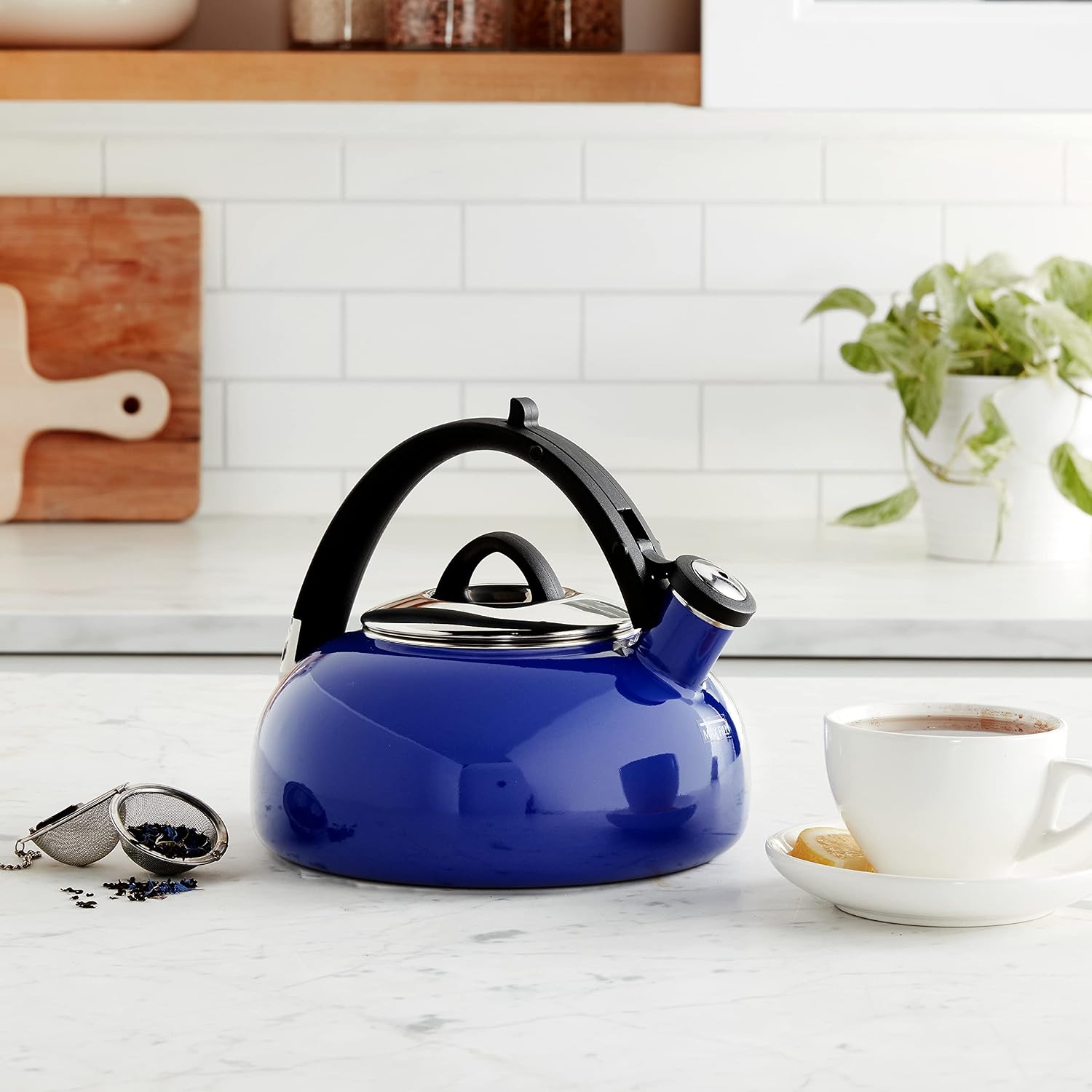 Cuisinart CTK-EOS2CBL Peak 2-Quart Teakettle, Make 2-Quarts of Boiling Water in this Classic Tea Kettle, Whistle Sound to Signal Water is Ready, Blue