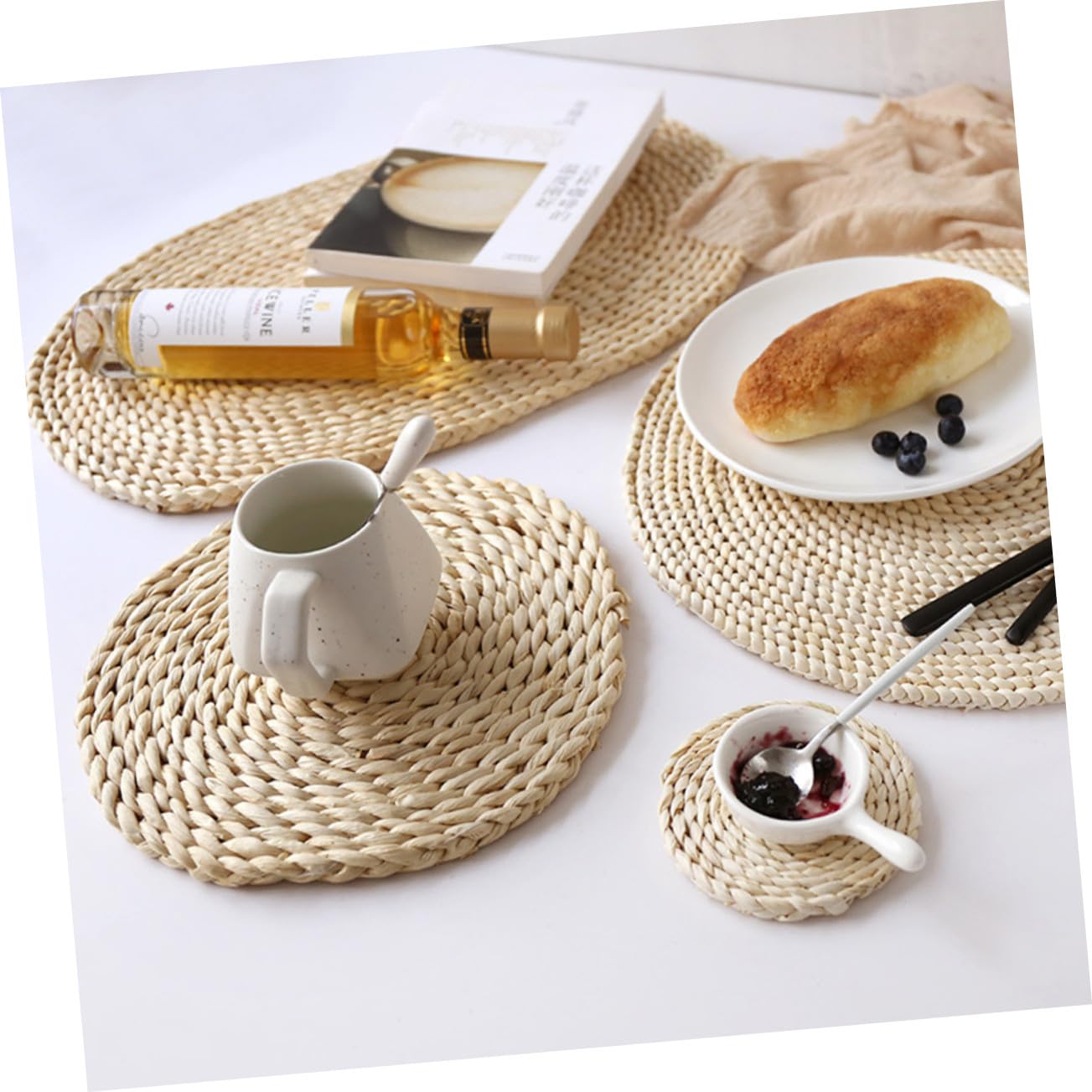 Mikinona 8 pièces Set Table Paille Naturelle Isolants Thermiques Épais Protège-Table Ronds pour Tasses Bols et Assiettes Usage Maison