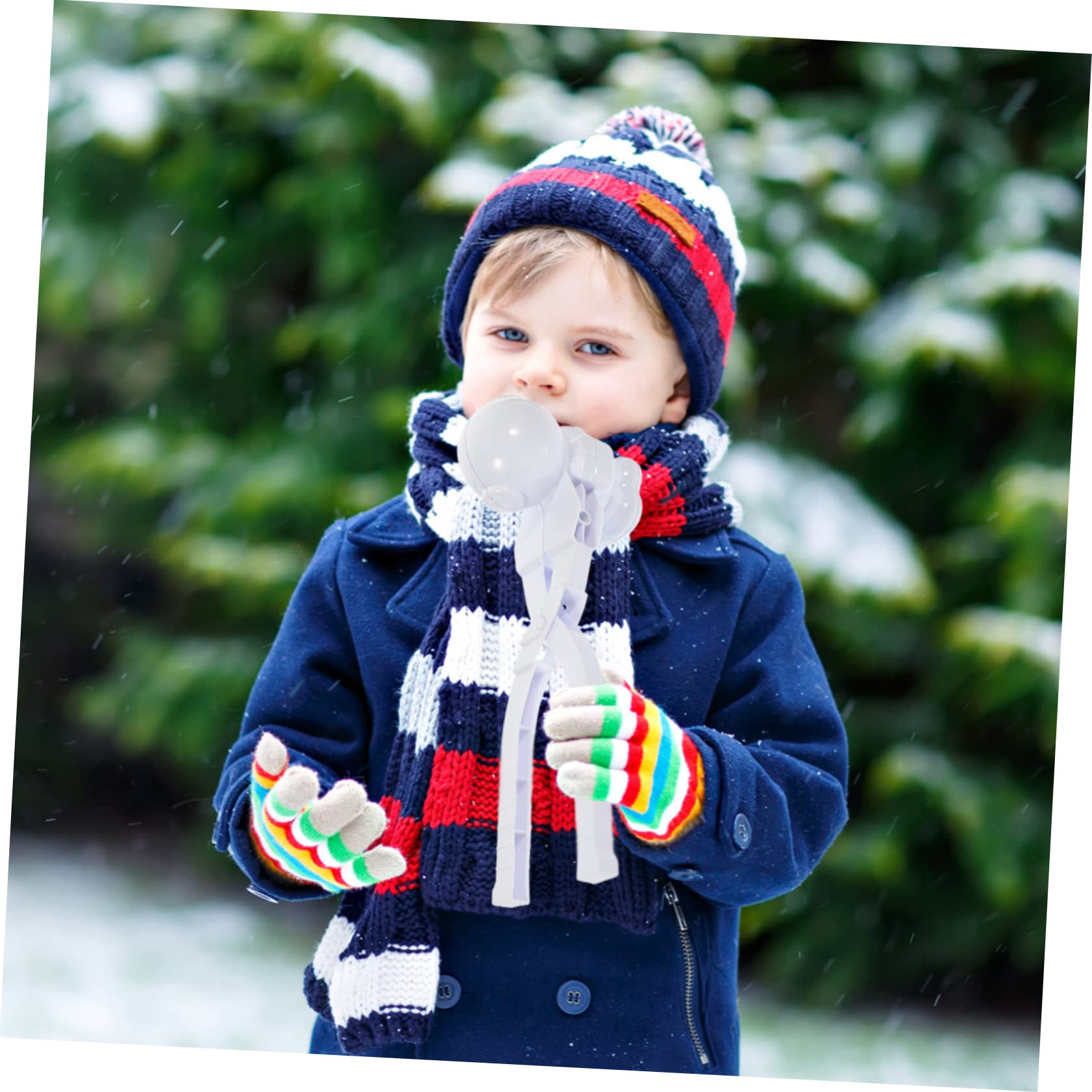 Toddmomy Snow Toys for Kids 3pcs Plastic Astronaut Makers Snow Ball Toys for Boys 5 Years Old Random Color