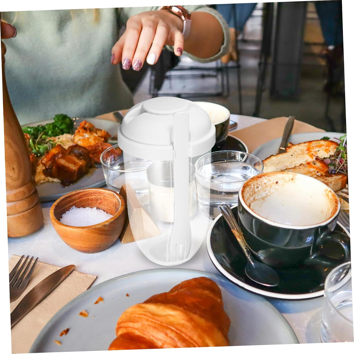Mikinona Portable Salad Shaker Cup with Fork Leak Jar Container for Fruit Vegetable Dressing Food Storage for Lunch Snacks Stylish White Design