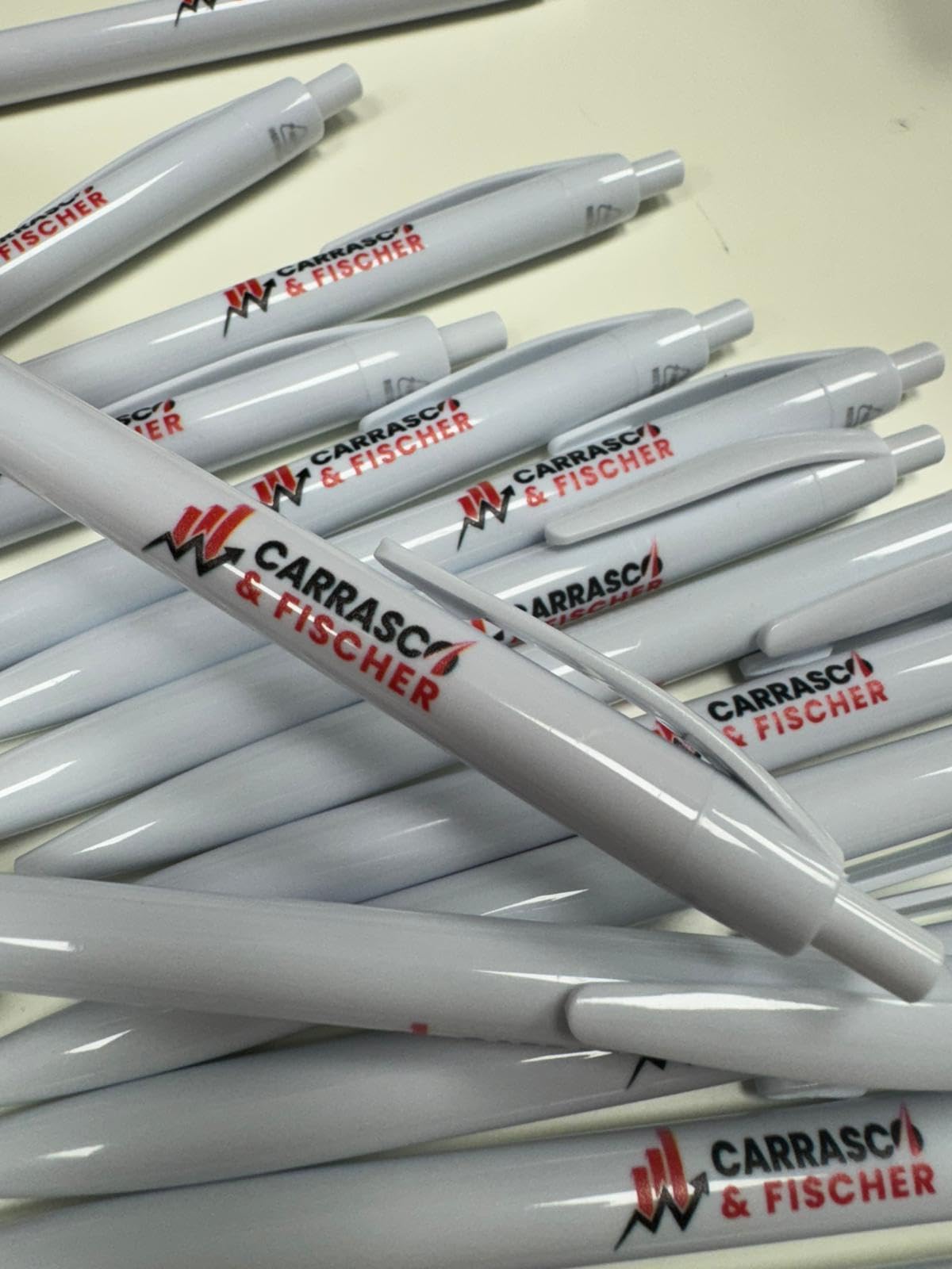 Generisch 100x Personalisierte Kugelschreiber mit Logo & Text Hochwertiger UV Druck Vollfarbig Werbekugelschreiber für Firmen Events & Geschenke (Weiß)