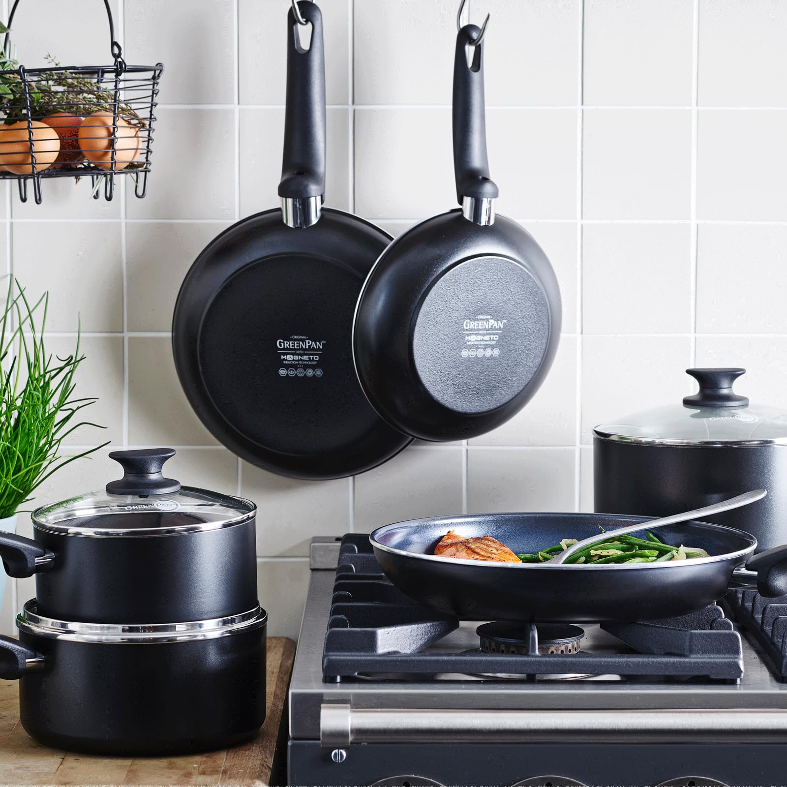 GreenPan Poêle en Aluminium forgé Revêtement Antiadhésif Sain en Céramique, pour Induction/Four/Lave-Vaiselle, 32cm, Noir