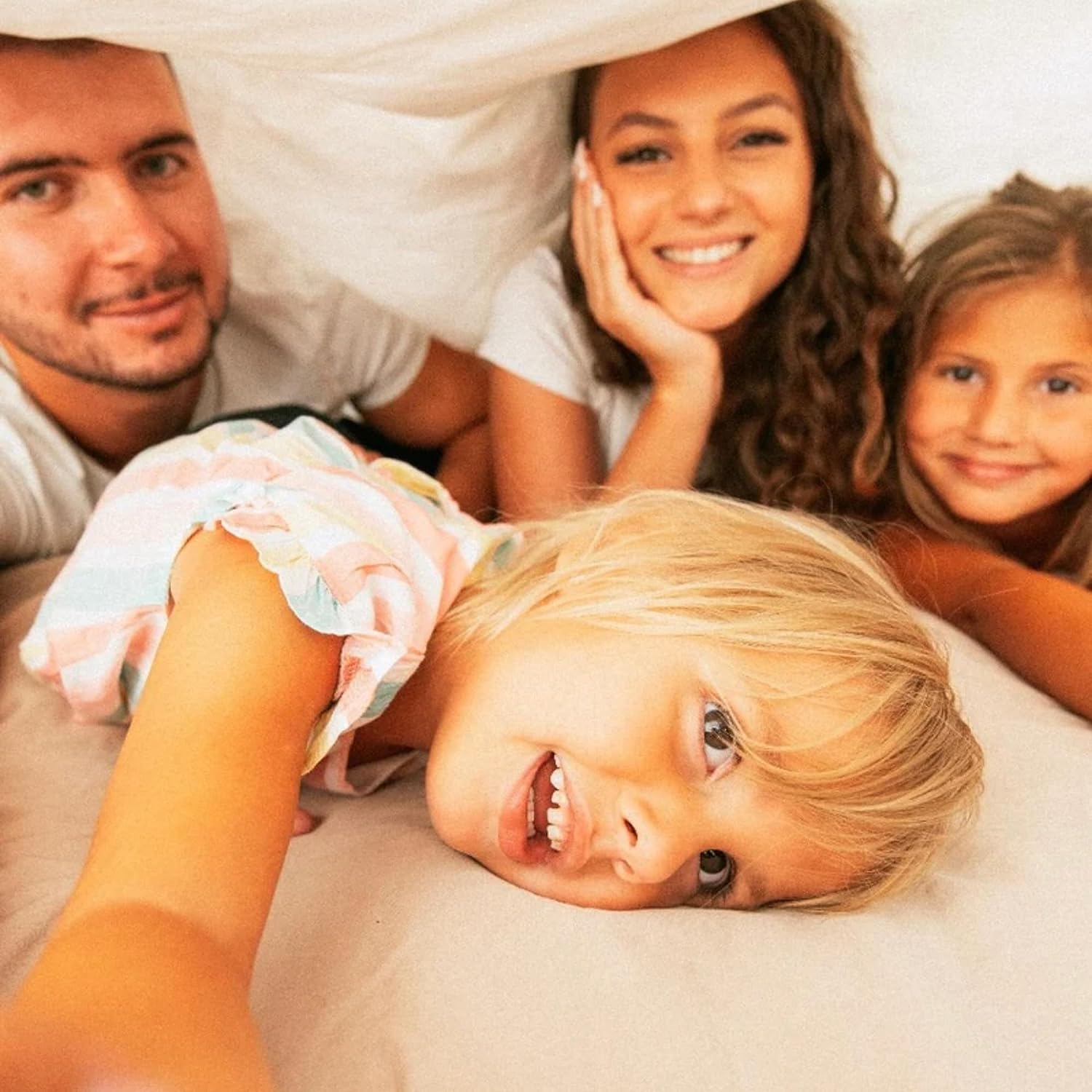 YourLoveChallenge® Edizione Famiglia - Libro di sfide con oltre 100 avventure per le famiglie, il libro dei ricordi personale per le famiglie con bambini a partire dai 4 anni.