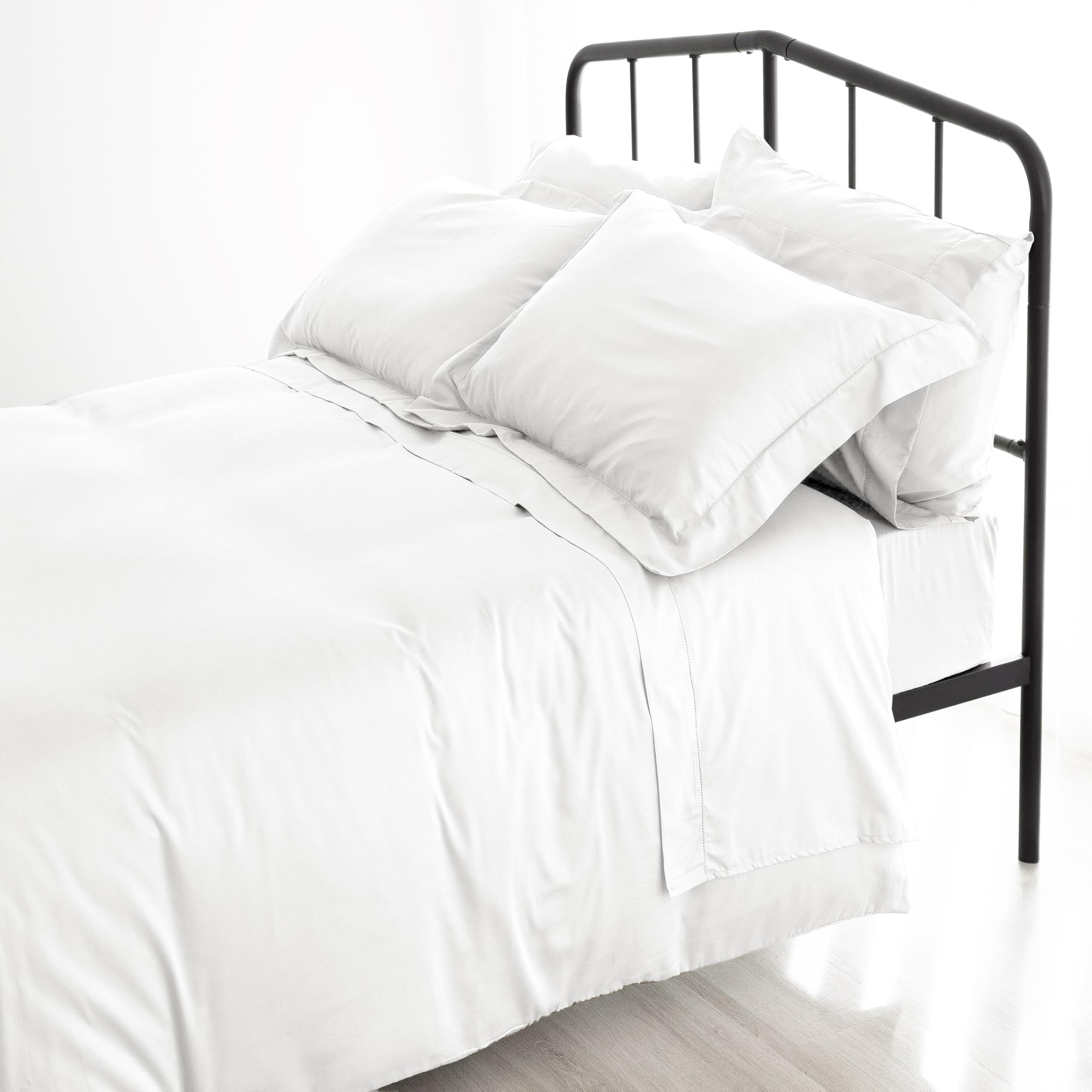 Catherine Lansfield Fantasy White Bed Linen 135 x 200 + 80 x 80 cm