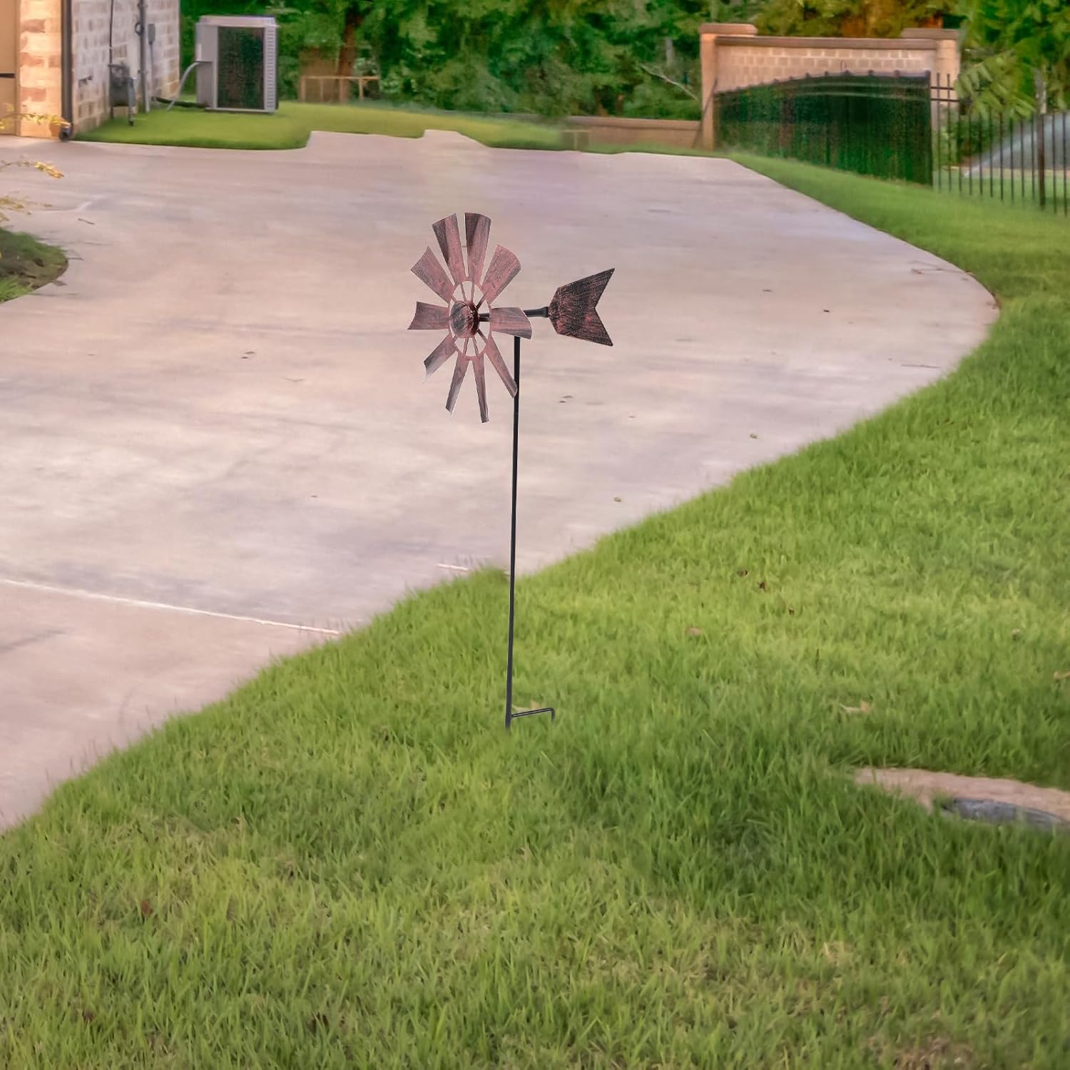 VOSAREA Outdoor Yard Windmill Wrought Iron Metal Windmill Metal Wind Spinner Wind Sculptures Spinners Yard Decor Pinwheel for Garden Yard Lawn Patio Decoration