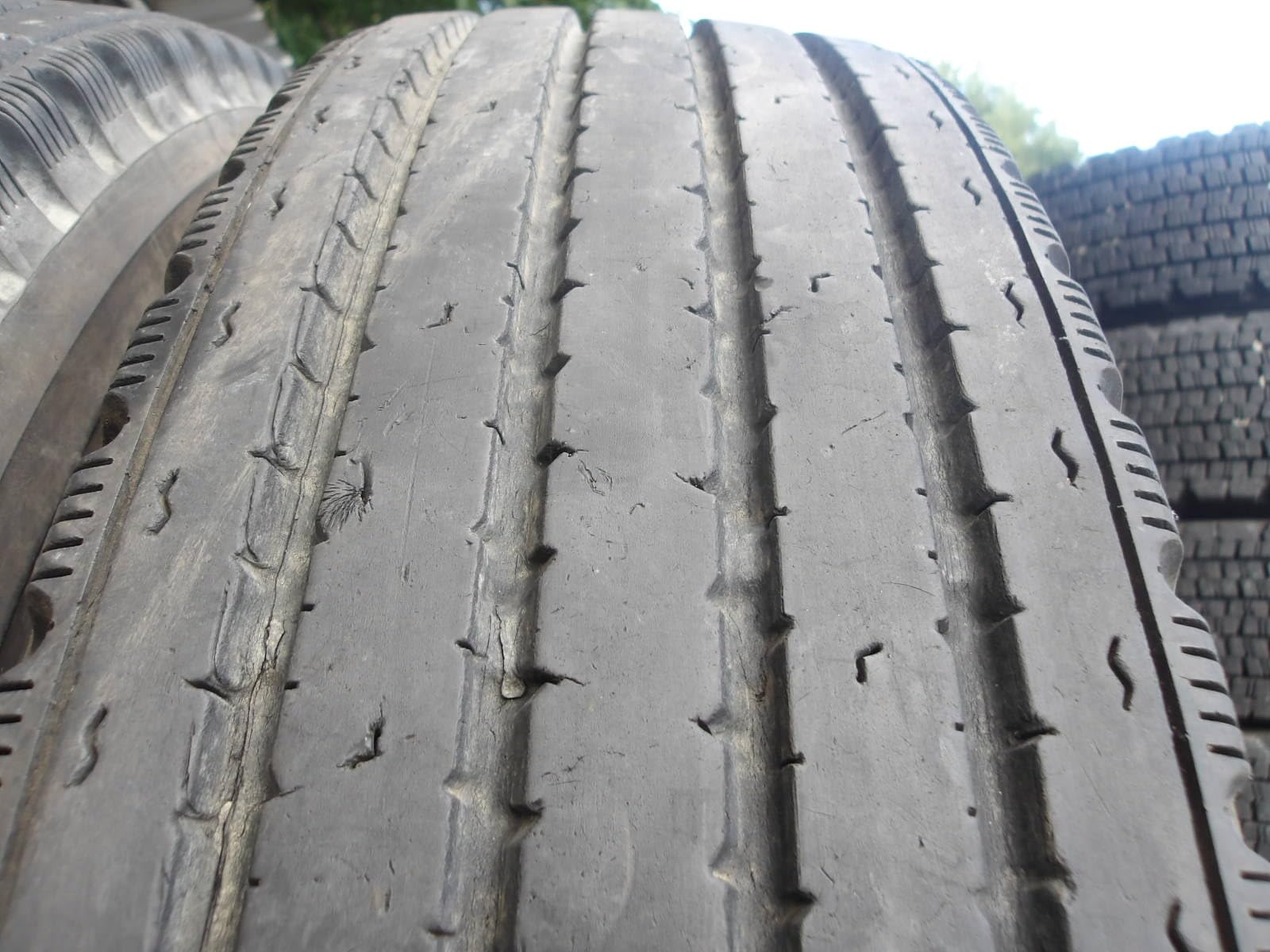 札幌発 引取OK BS R225 225/90R17.5 127/125L 17.5インチ トラック