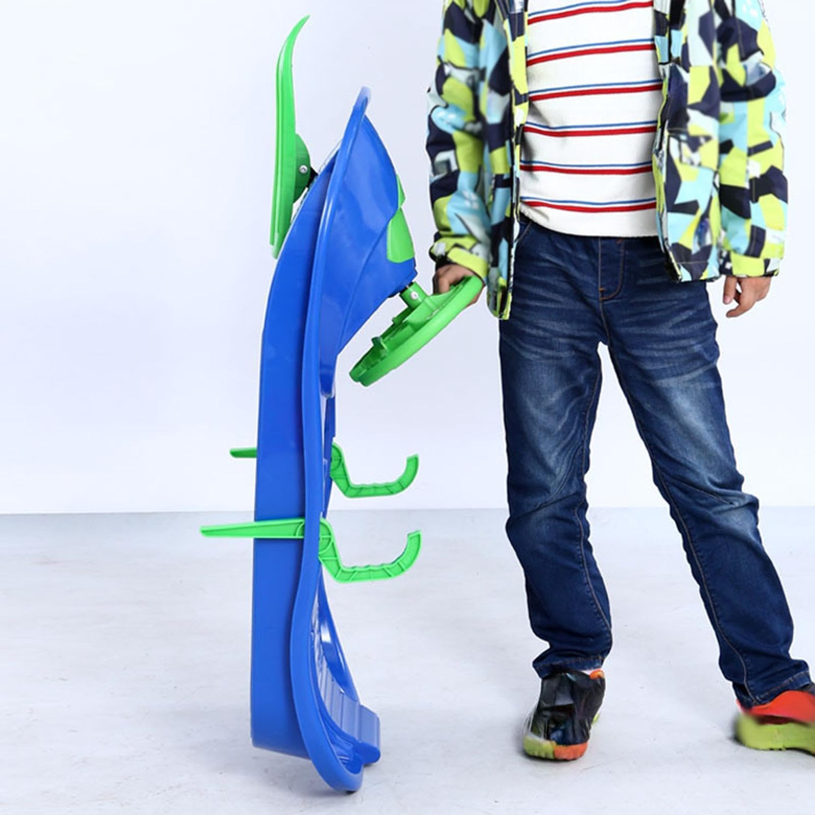 Luge à Neige adaptée pour aux Enfants : favorise l’activité Physique et Le développement cognitif grâce à des expériences captivantes. Luge