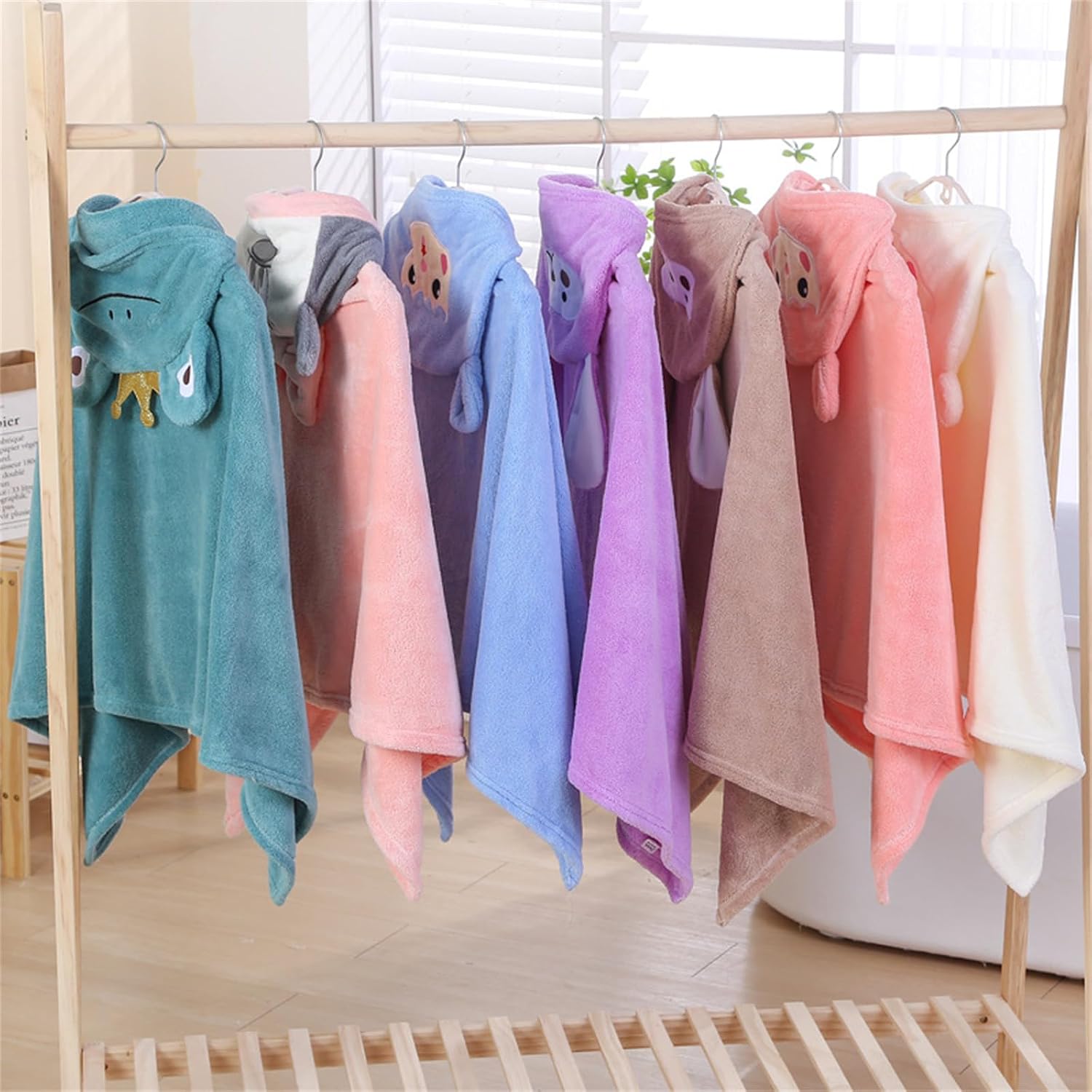 Cartoon Baby Bathrobe Coral Velvets Hooded Cloak Soft Absorbent Swimming Bath Towel Winter Towel 70x140cm Bathrobe G