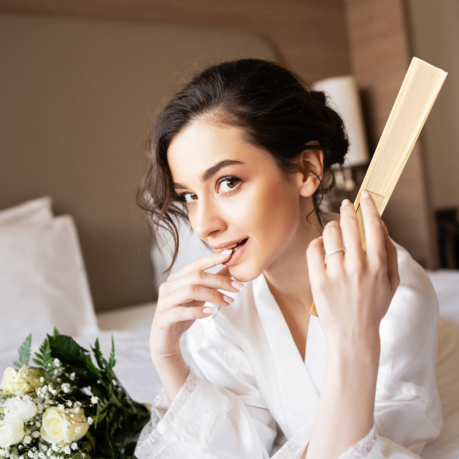 Tatuo 80 ventagli pieghevoli in seta di bambù, portatili, pieghevoli, cinesi, per ballare, donne, uomini, matrimoni, matrimoni, cosplay, feste, San Valentino, festival, regalo (beige)