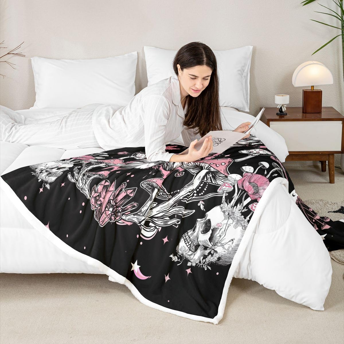 Gothic Skull Throw Blanket for Couch Hippie Butterfly Fleece Blanket for Girls, Trippy Mushroom Sherpa Blanket 40x50 Size Black White Pink Blanket, Horror Death Skeleton Bed Blanket Breathable